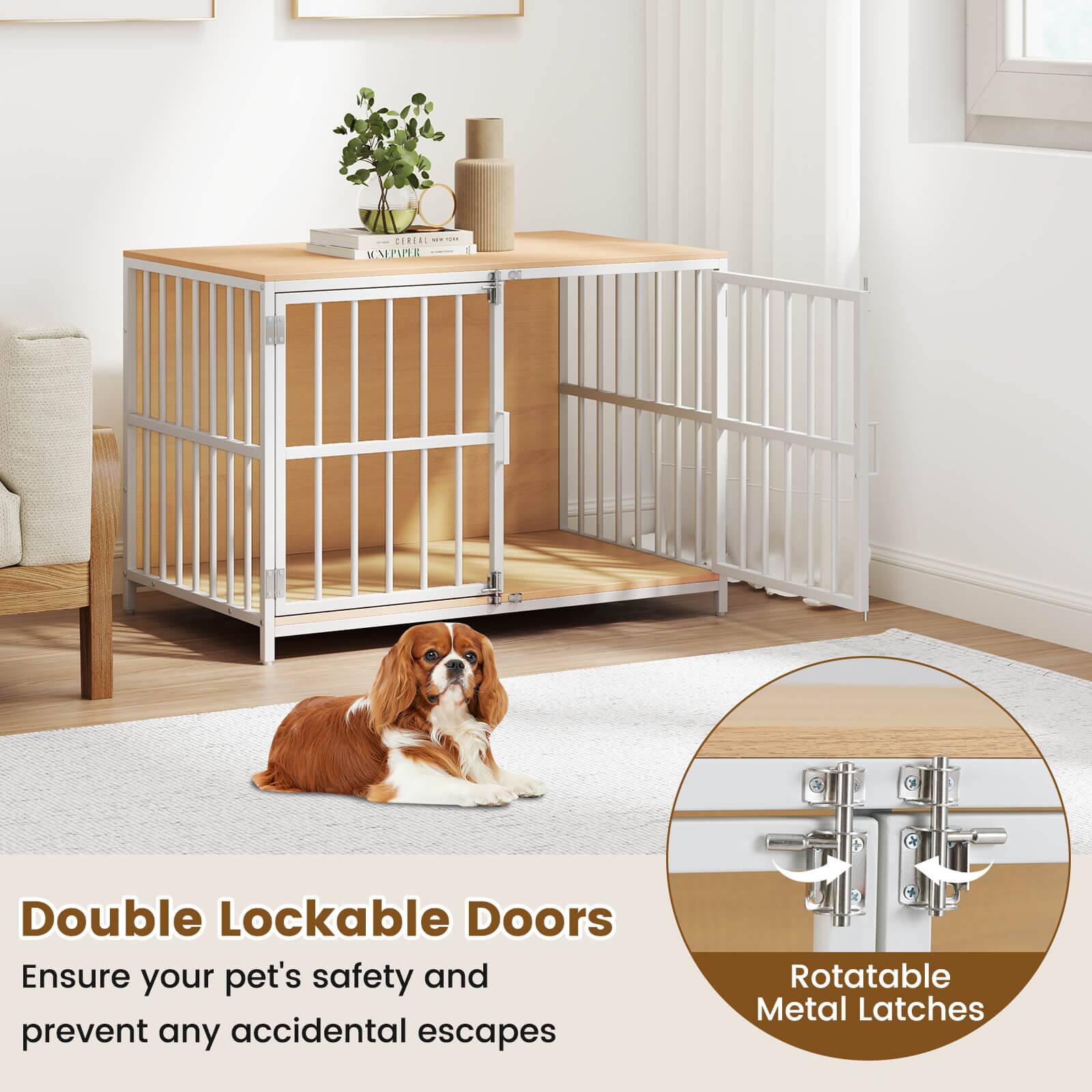 Double Lockable Doors  
Ensure your pet's safety and prevent any accidental escapes  

Rotatable Metal Latches
