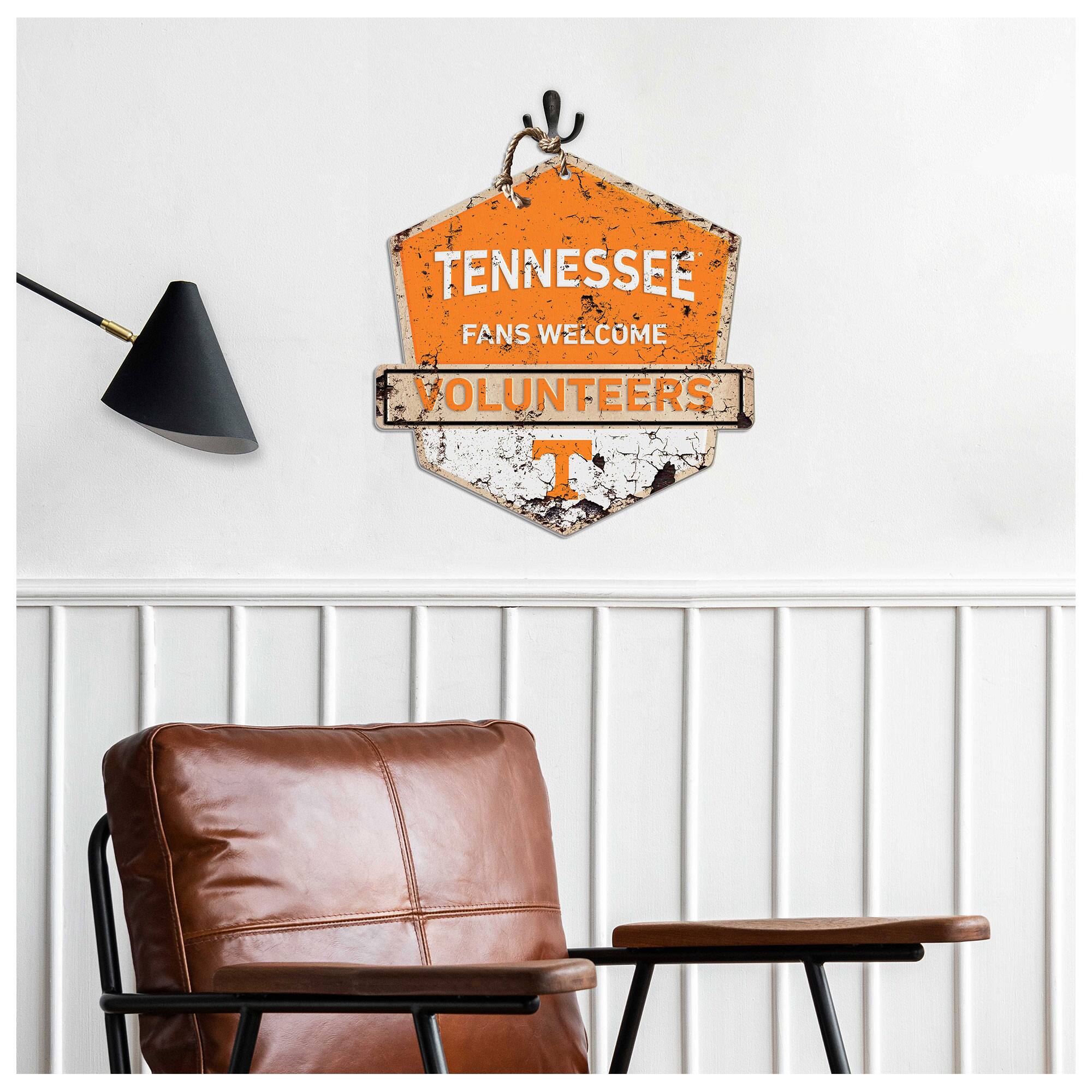 TENNESSEE FANS WELCOME VOLUNTEERS