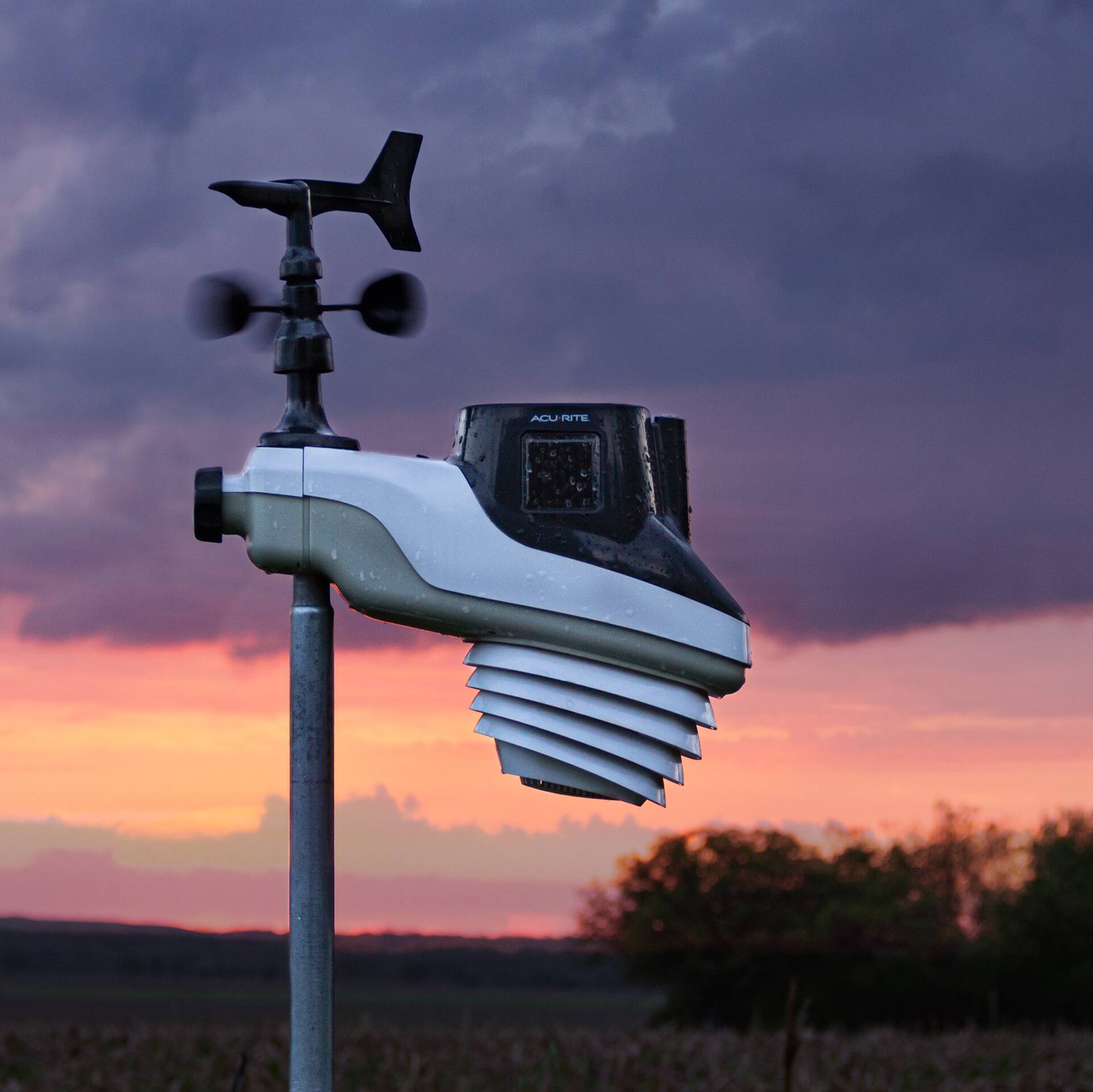 Alt View 16. AcuRite - Atlas Weather Station - White/Black.