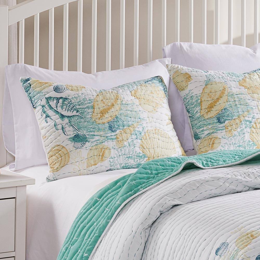 Left. BreeBe - Grand Bahama Sham King - White.