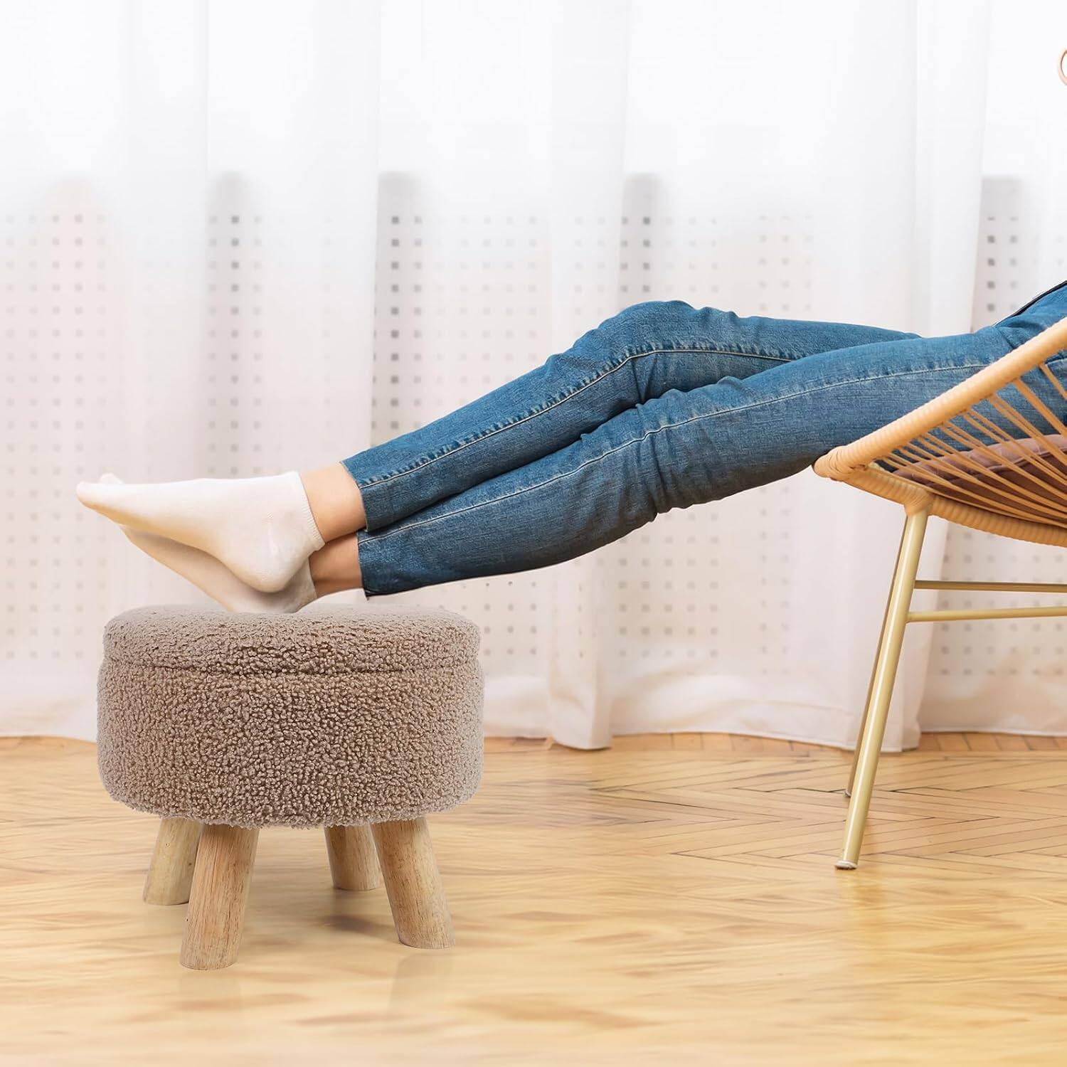 Back. Oumilen - Brown Round Teddy Fleece Storage Ottoman – Flip Wooden Lid, 4 Wood Legs Vanity Seat Bench for Home - Brown.