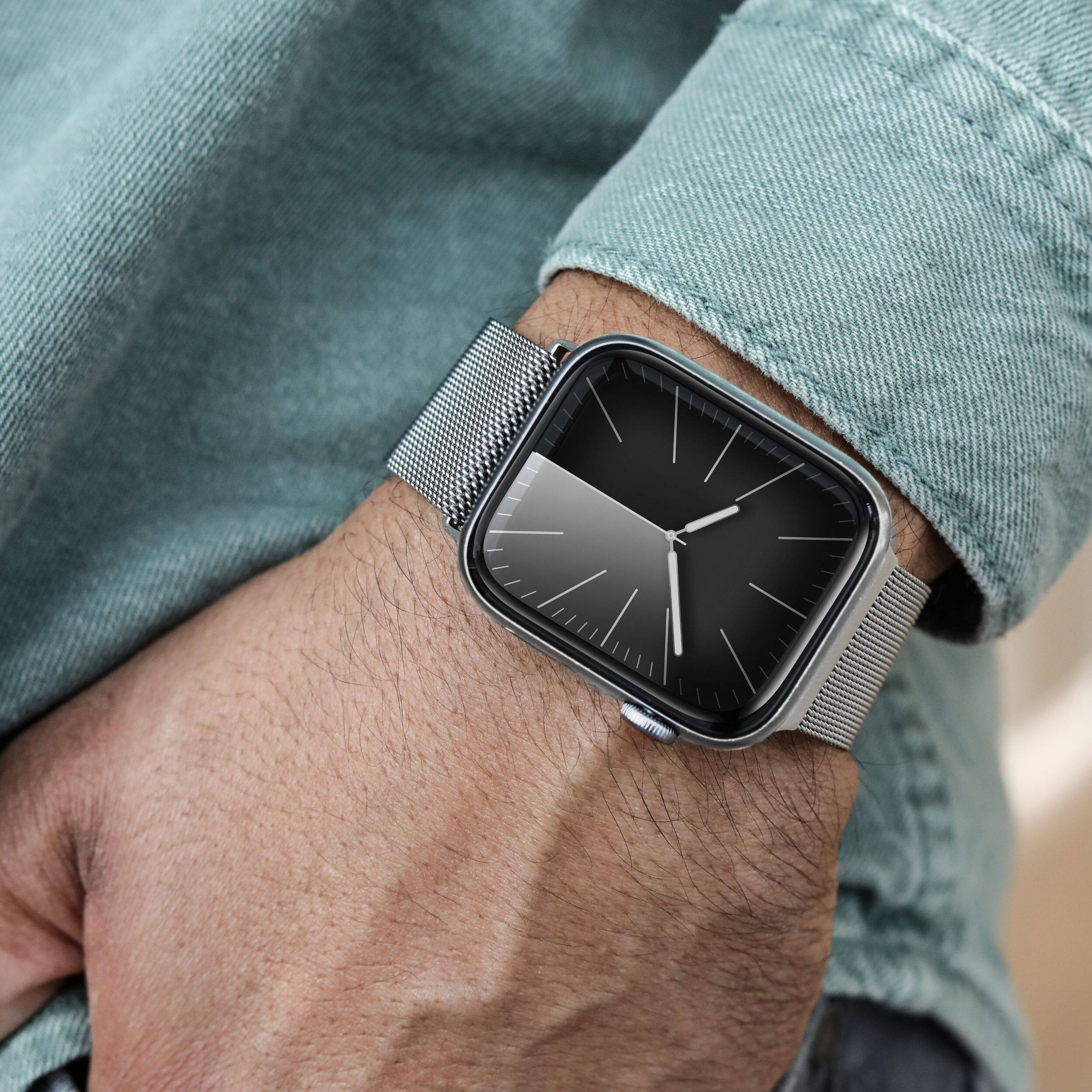 Left. Vonmahlen - Classic Band 2 silicone band for Apple Watch - Silver.
