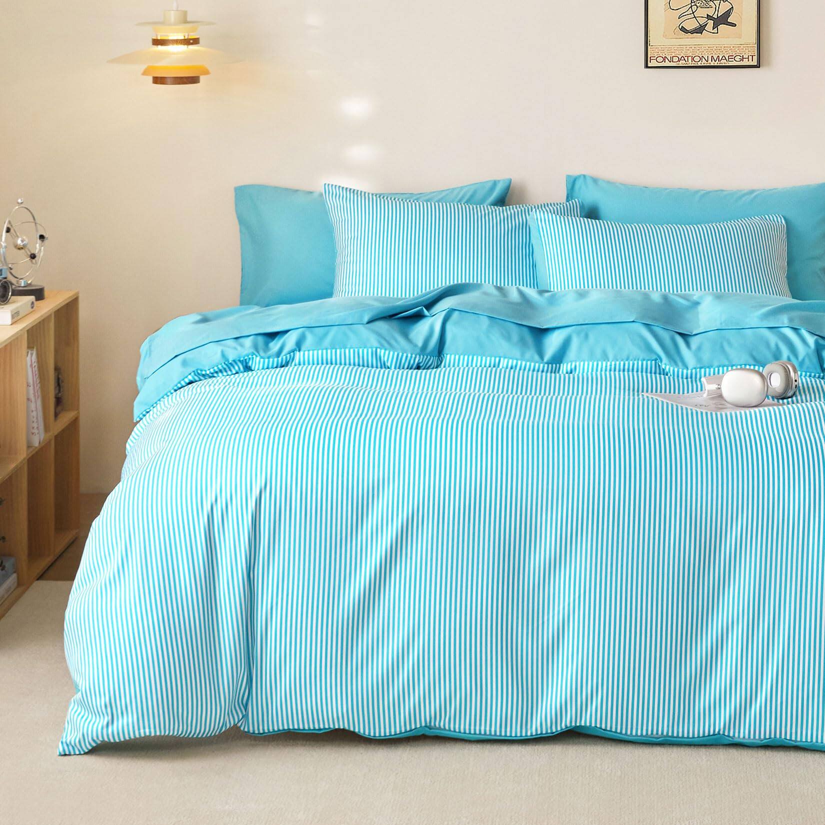 Aqua Blue White-Queen