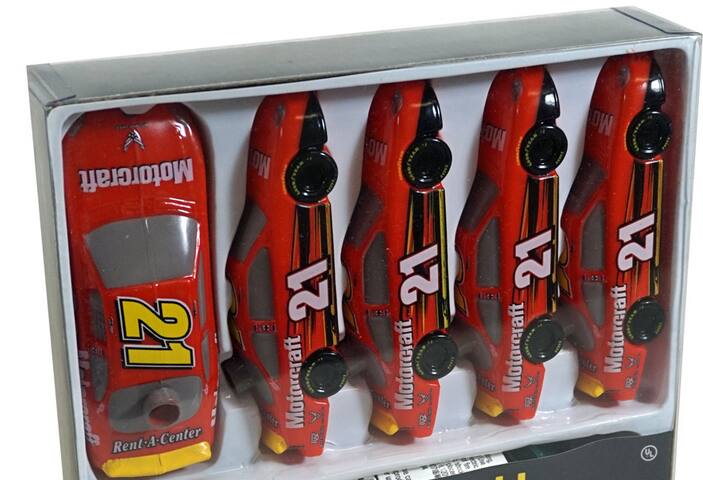 Motorcraft  
21  
Motorcraft  
21  
Motorcraft  
21  
Motorcraft  
21  
Motorcraft  
21  
Rent-A-Center