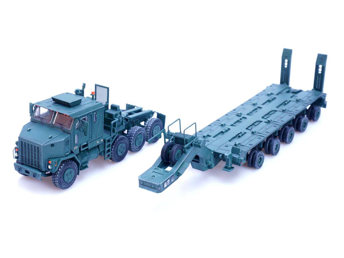 Angle. Panzerkampf - M1070 Heavy Equipment Transporter Army Green "Armor Premium" Series 1/72 Diecast Model by Panzerkampf - Army Green.