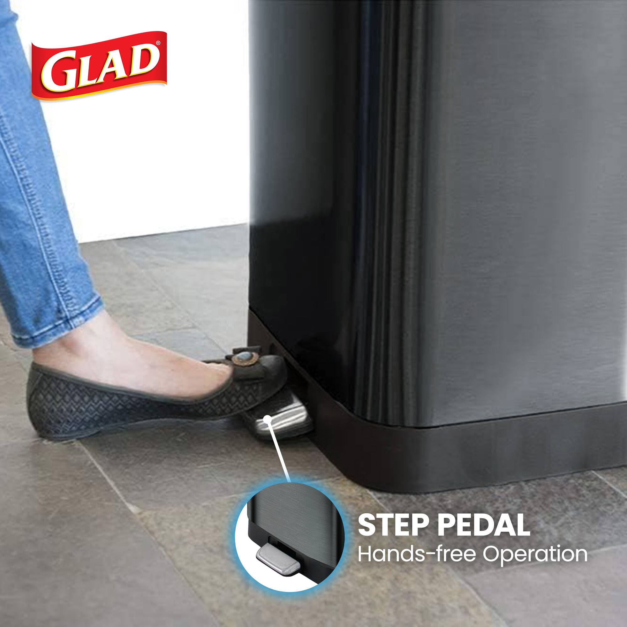 GLAD STEP PEDAL  
Hands-free Operation