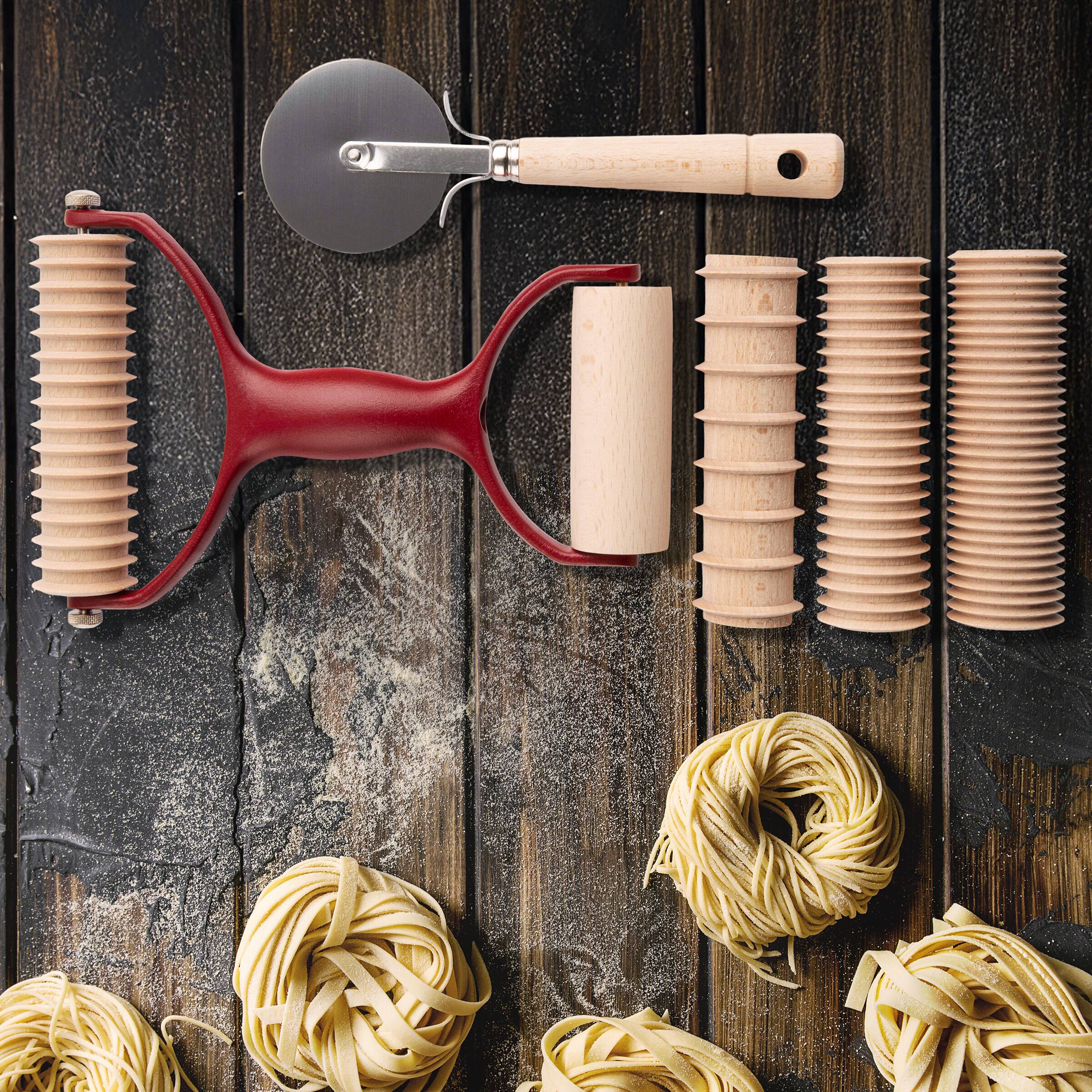 Alt View 5. Classic Cuisine - 7 Pcs Pasta Making Tools - Natural, Wine, Red.