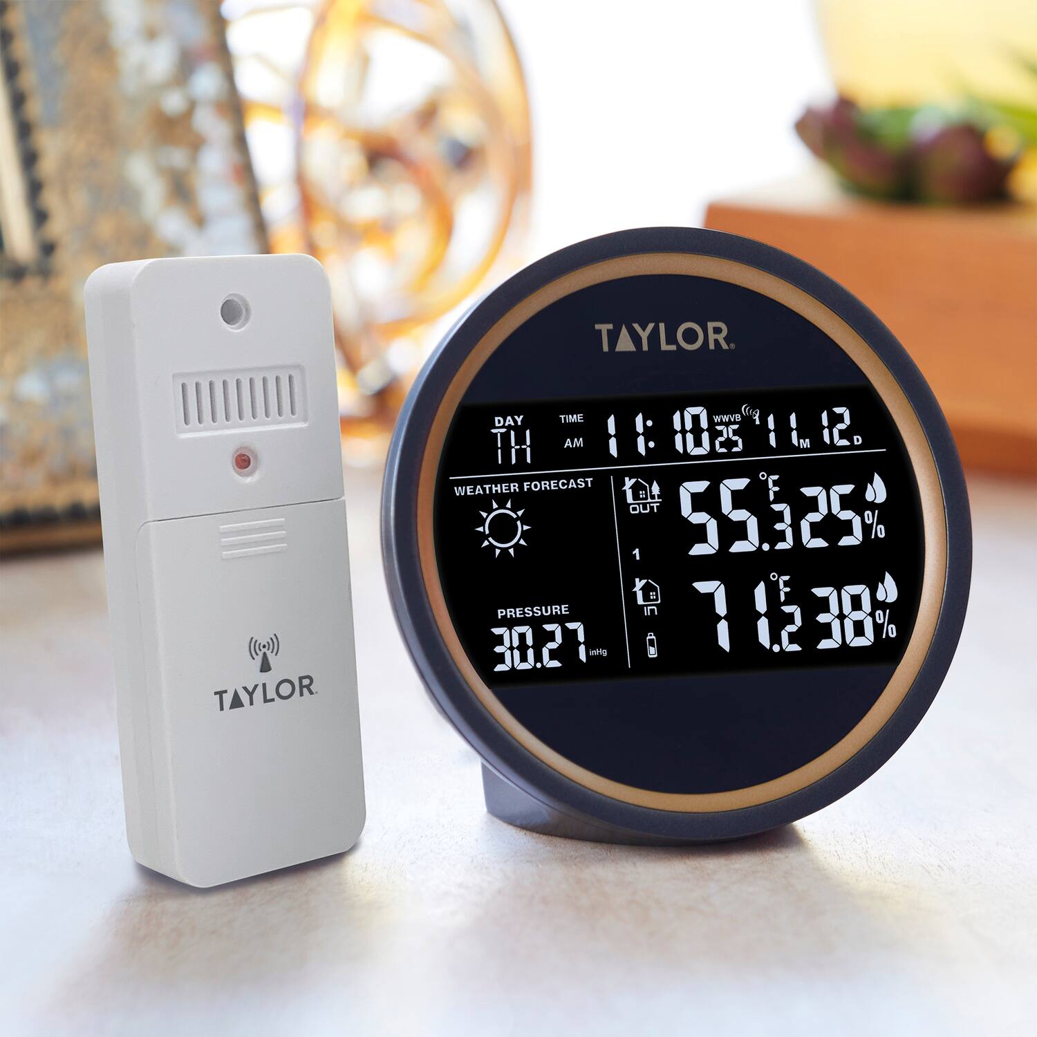 TAYLOR

DAY TIME 11:10 AM 11:12 PM

WEATHER FORECAST
OUT 55°F 25%
PRESSURE 30.27 in

TAYLOR