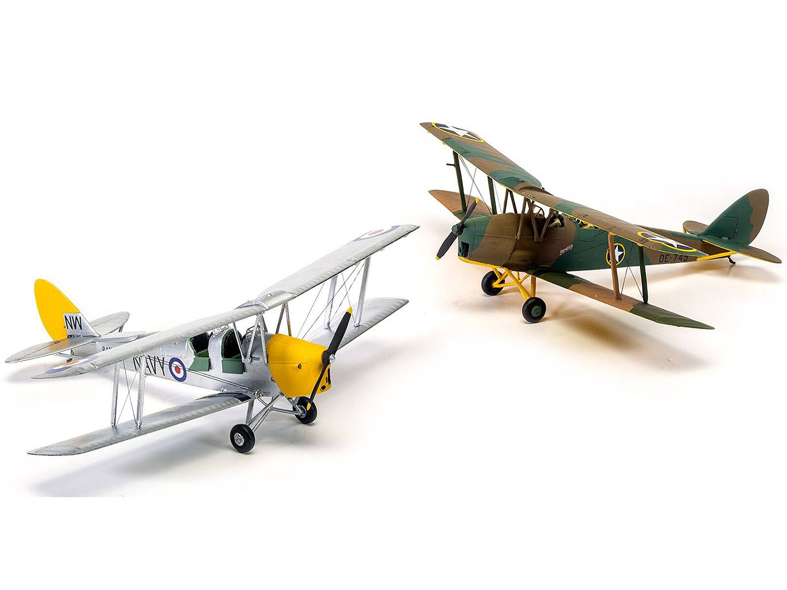 Angle. Airfix - Level 2 Model Kit De Havilland Tiger Moth Aircraft with 2 Scheme Options 1/72 Plastic Model Kit by Airfix - Multi.