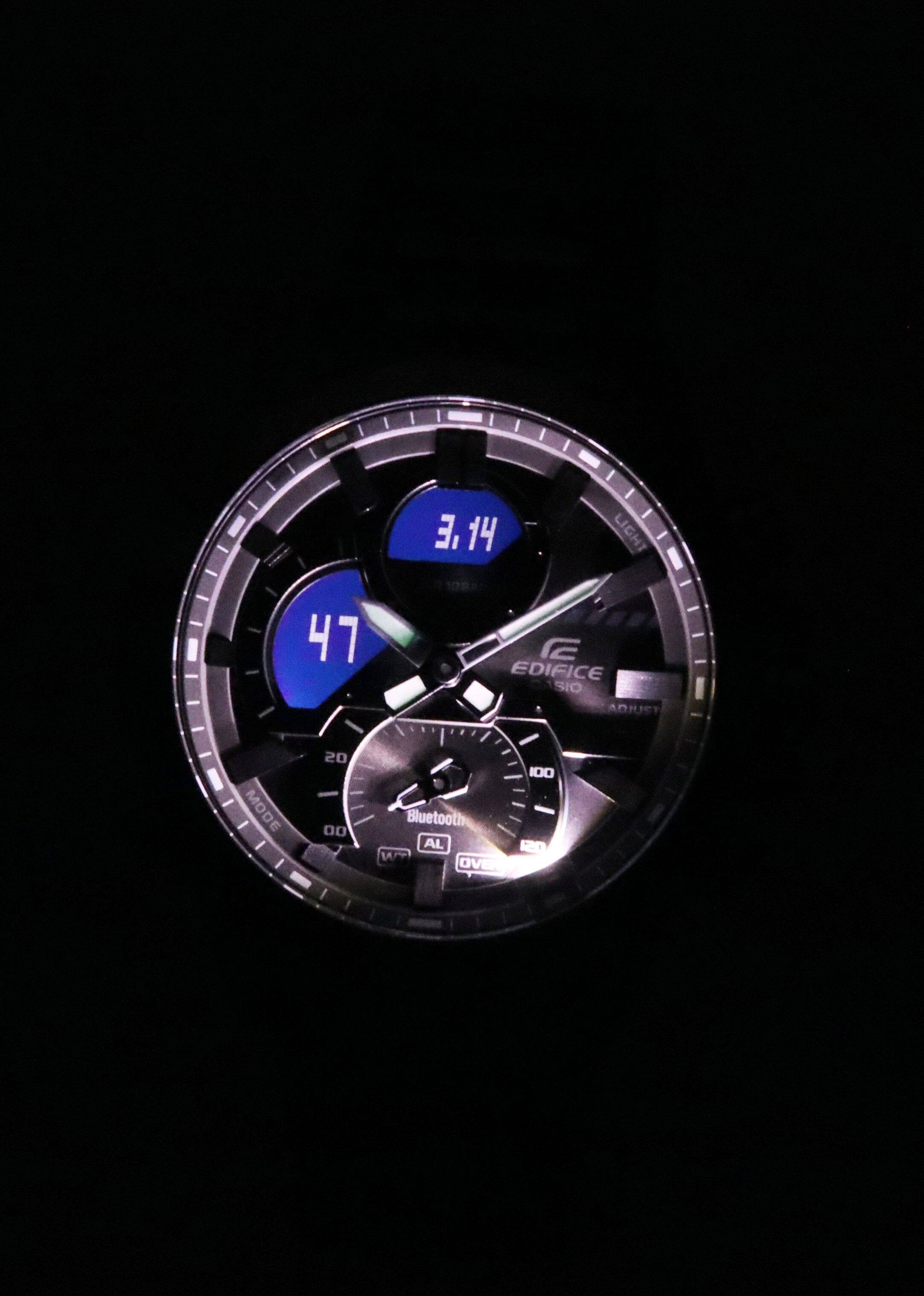 3,14  
LIGHT  
47  
EDIFICE SIO ADJUST  
MODE  
20 00  
100 Bluetooth AL OSI WT OVEN