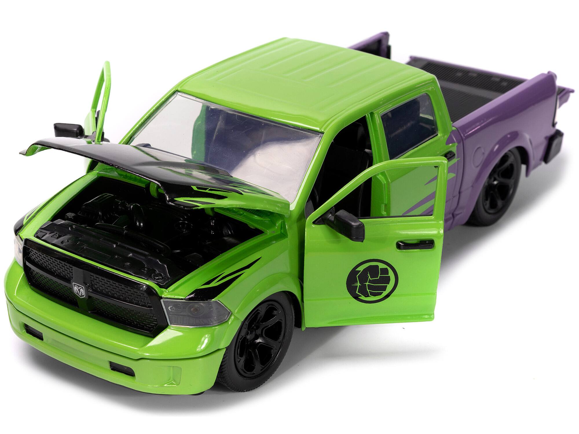 Angle. Jada - 2014 RAM 1500 Pickup Truck Green and Purple and Hulk Diecast Figure "Marvel Avengers" "Hollywood Rides" Series 1/24 - Green,Purple.