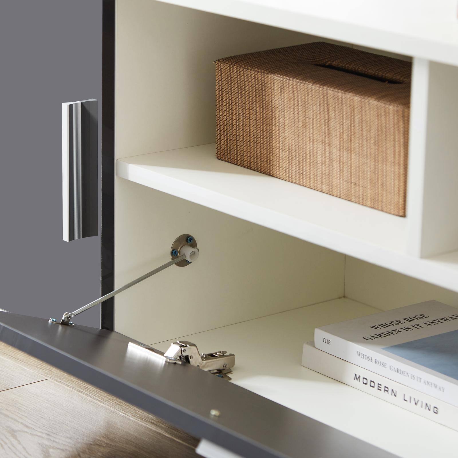 The Rose.  
Whose Rose Garden Is It Anyway?  
Modern Living