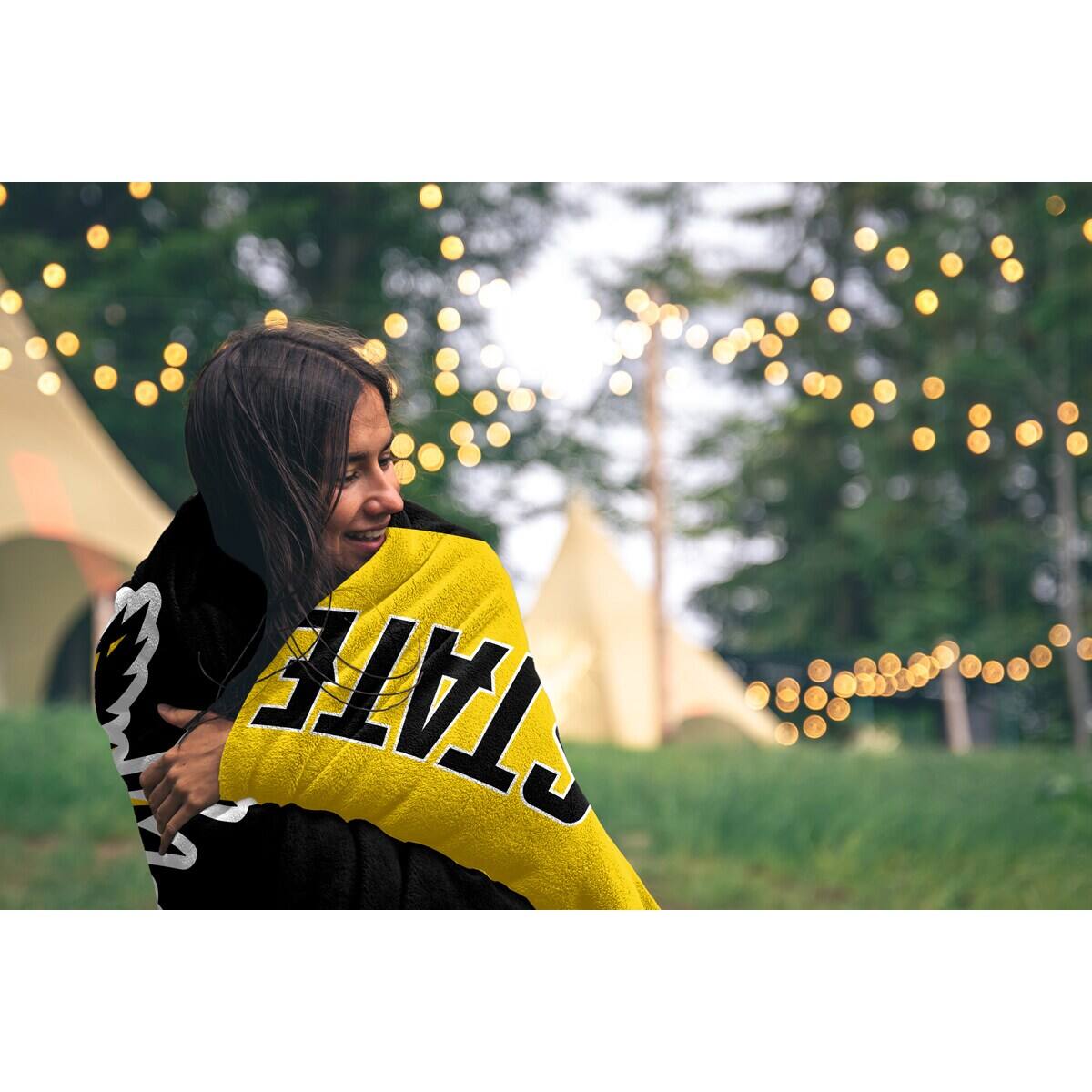 Alt View 1. Pegasus - Wichita State Shockers 50" x 60" Endzone Ultra Soft Throw Blanket - Multicolor.