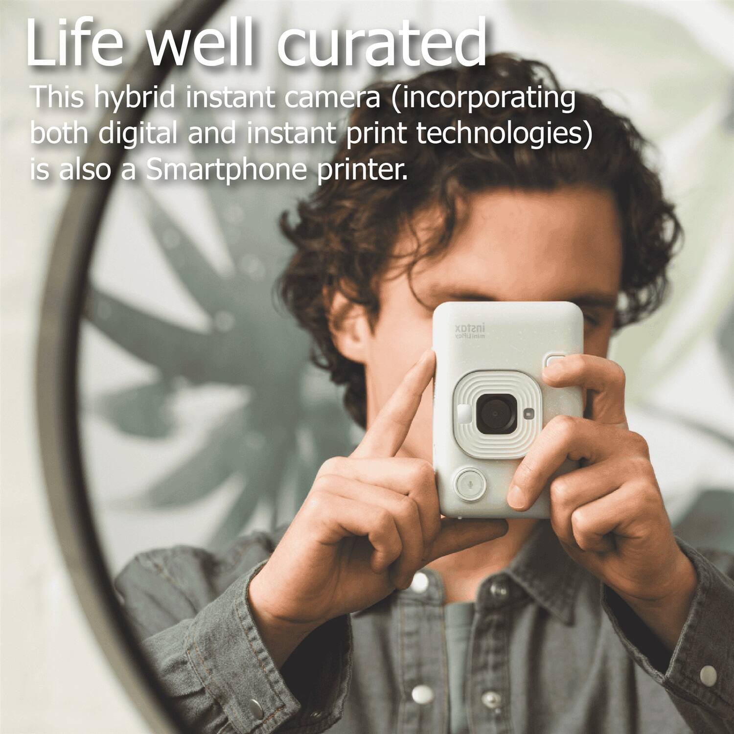 Life well curated

This hybrid instant camera (incorporating both digital and instant print technologies) is also a Smartphone printer.