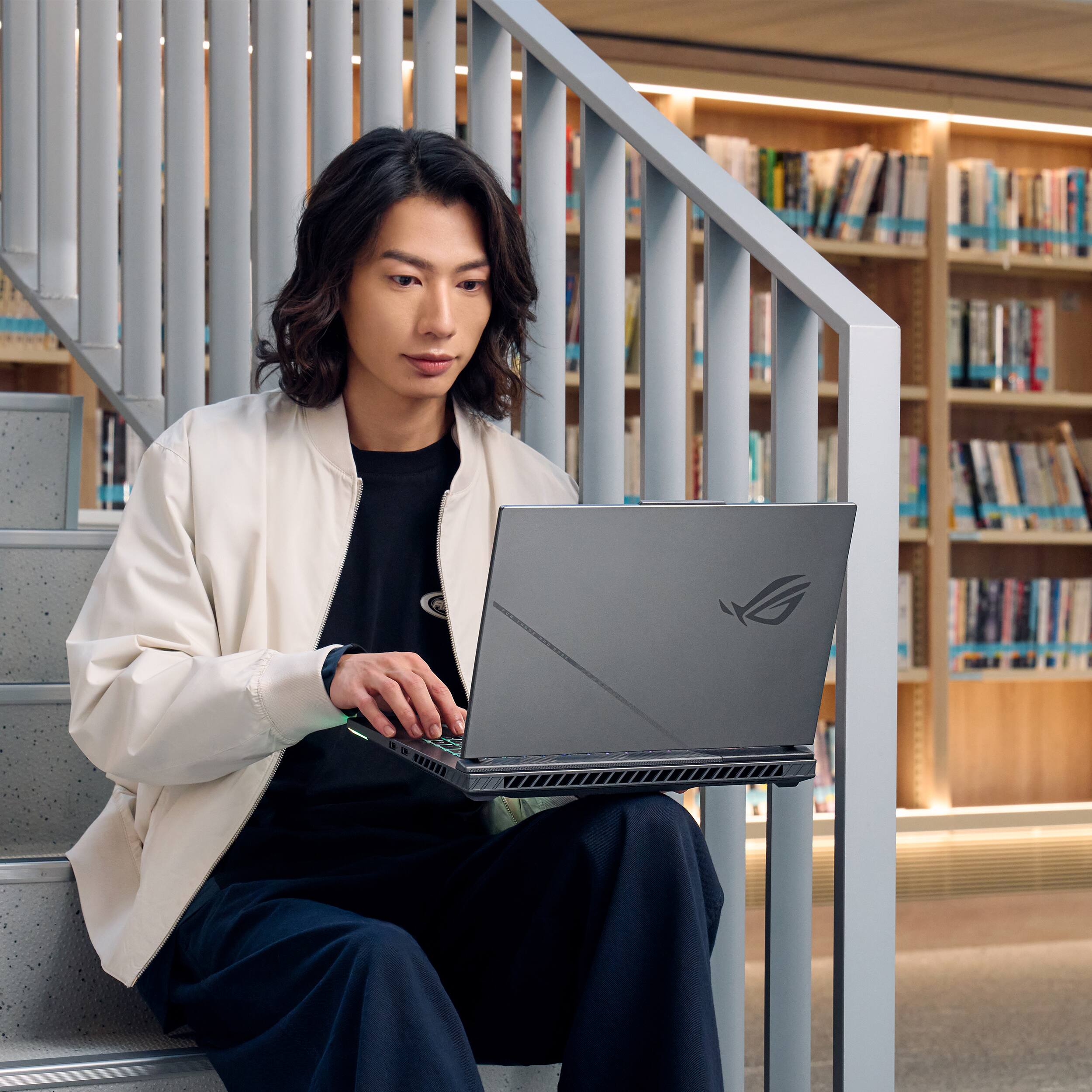 Alt View 3. ASUS - ROG Strix G16 16" 2.5K 240Hz Gaming Laptop - AMD Ryzen 9 9955HX3D with 32GB RAM - NVIDIA GeForce RTX 5070 Ti - 1TB SSD - Eclipse Gray.