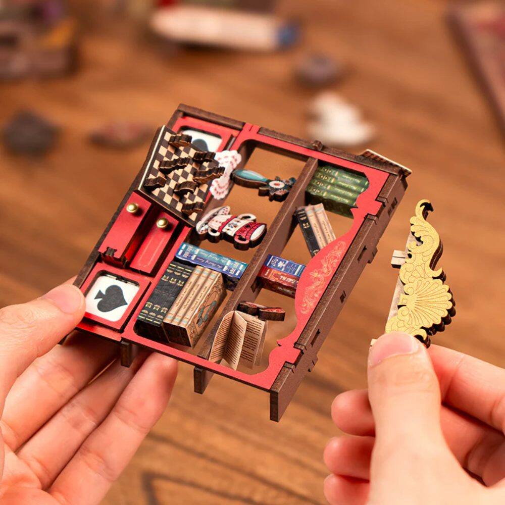 Back. 3D Puzzle - DIY 3D Book Nook Kit: Fall into Wonder 300 pieces.