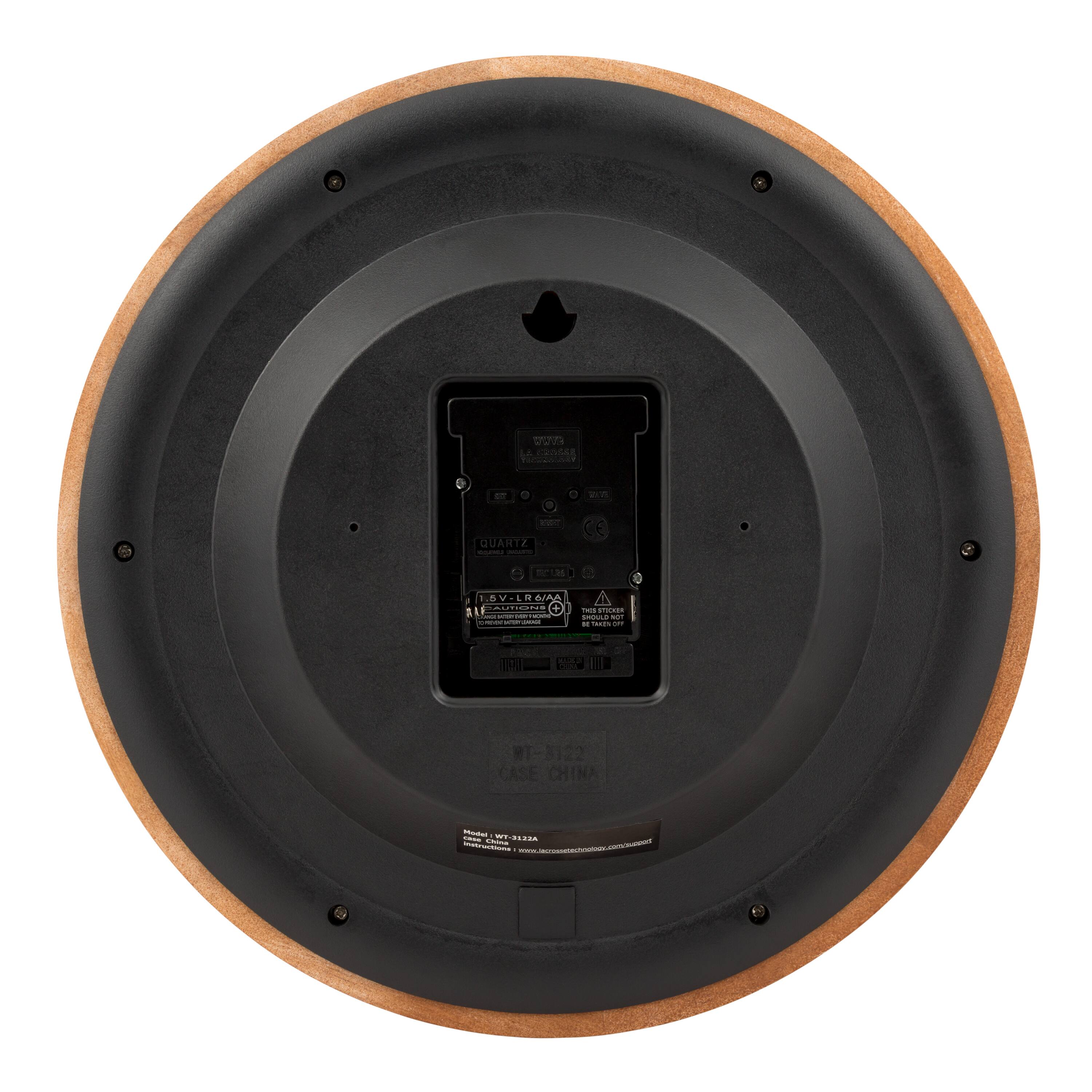 Sure, here is the corrected and grouped text from the image:

---

**Top Section:**
- QUARTZ
- D5VILR
- M: OtOie
- I: I
- NEN
- Tacio
- WT-5122
- RT CASE CHINA
- TIRLERA

**Middle Section:**
- EV-LP4
- CHINA
- MADE IN CHINA

**Bottom Section:**
- Model: WT-5122A
- Made in China
- 12" Subwoofer
- 400W RMS
- 1200W Peak
- 2Ω
- 100Hz - 200Hz
- 100dB
- 300mm Cone
- 1.5" Voice Coil
- 1.5" Spider
- 1.5" Surround
- 1.5" Tinsel Lead
- 1.5" Tinsel Lead
- 1.5" Tinsel Lead
- 1.5" Tinsel Lead
- 1.5" Tinsel Lead
- 1.