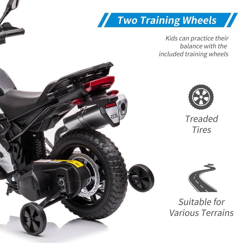Two Training Wheels  
Kids can practice their balance with the included training wheels  

Treaded Tires  

Suitable for Various Terrains