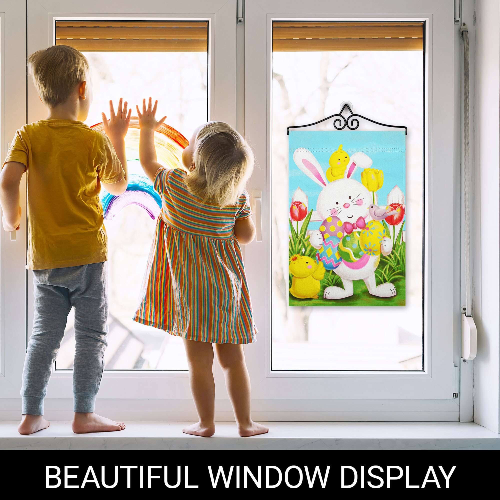 BEAUTIFUL WINDOW DISPLAY