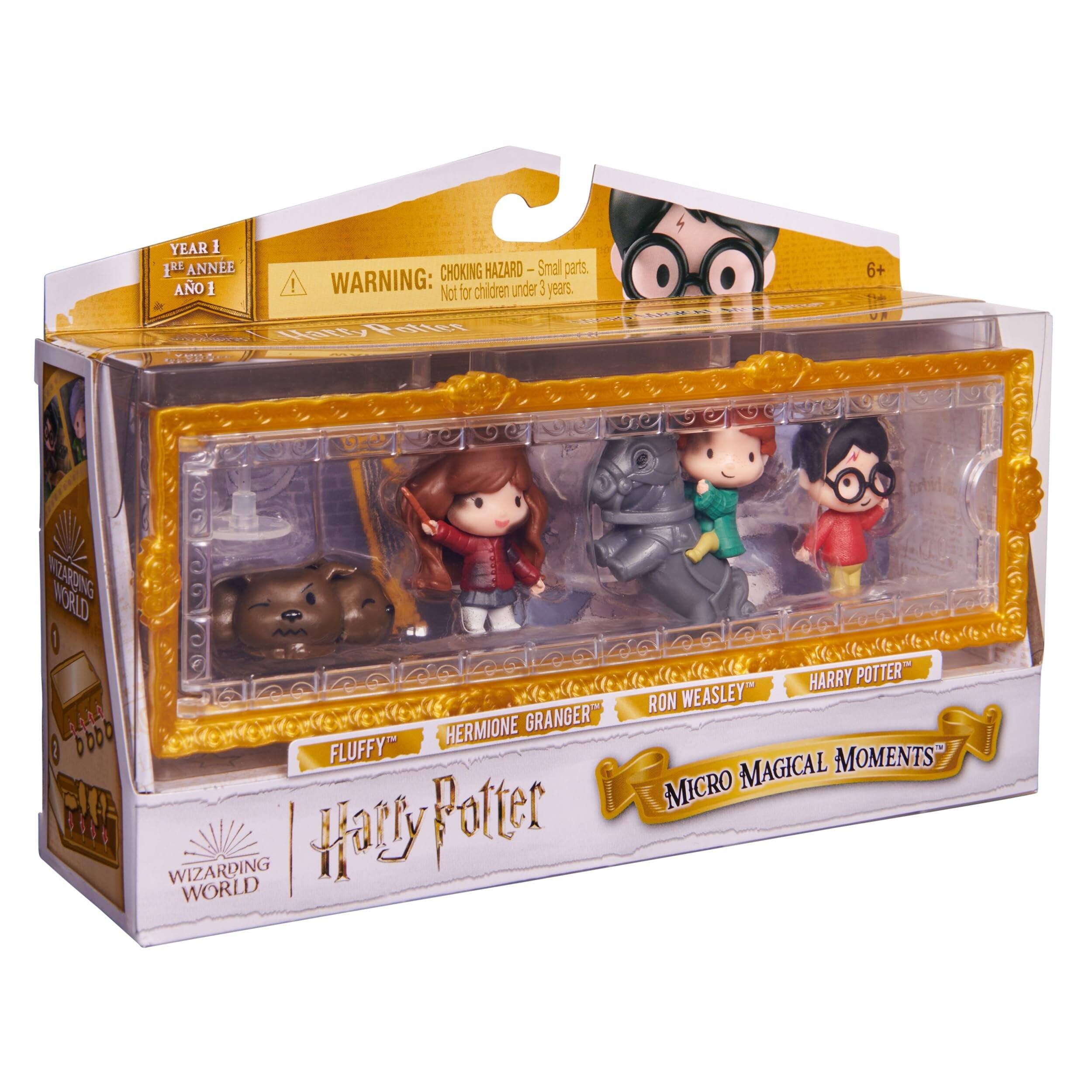 YEAR 1 1RE ANNEE CHOKING HAZARD-Small parts. AO 1 ! WARNING: Not for children under 3 years. Potter SHOWN Harry 6+ UR NIZARDING WORLD JUICE HARRY POTTER RON WEASLEY HERMIONE GRANGER FLUFFY MOMENTS MICRO MAGICAL WIZARDING WORLD Harry after