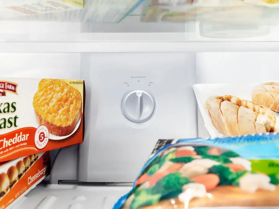 Alt View 13. Whirlpool - 20.5 Cu. Ft. Top-Freezer Refrigerator - White.