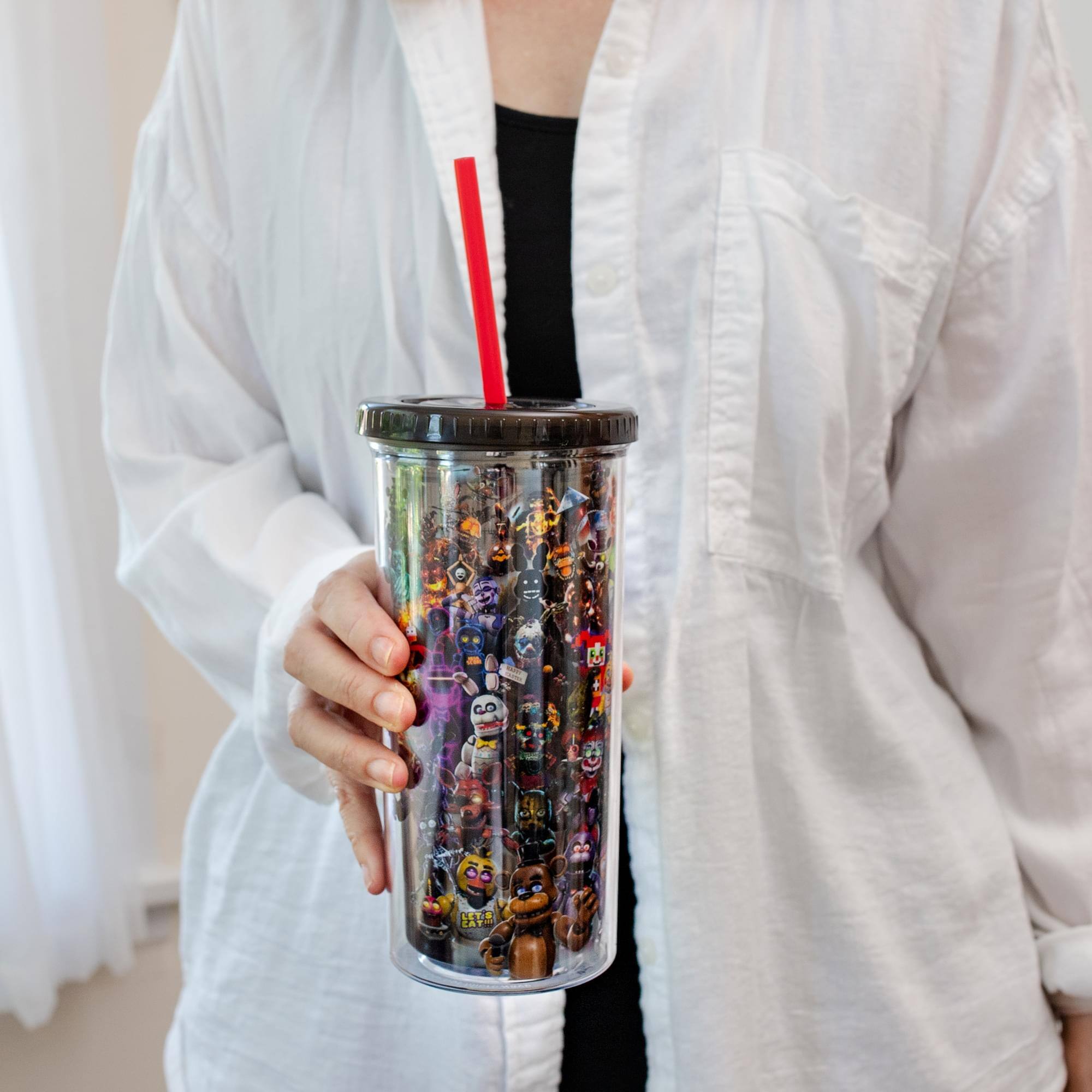 Alt View 5. Silver Buffalo - Five Nights At Freddy's Collage 20-Ounce Carnival Cup With Lid and Straw - Black/Red.