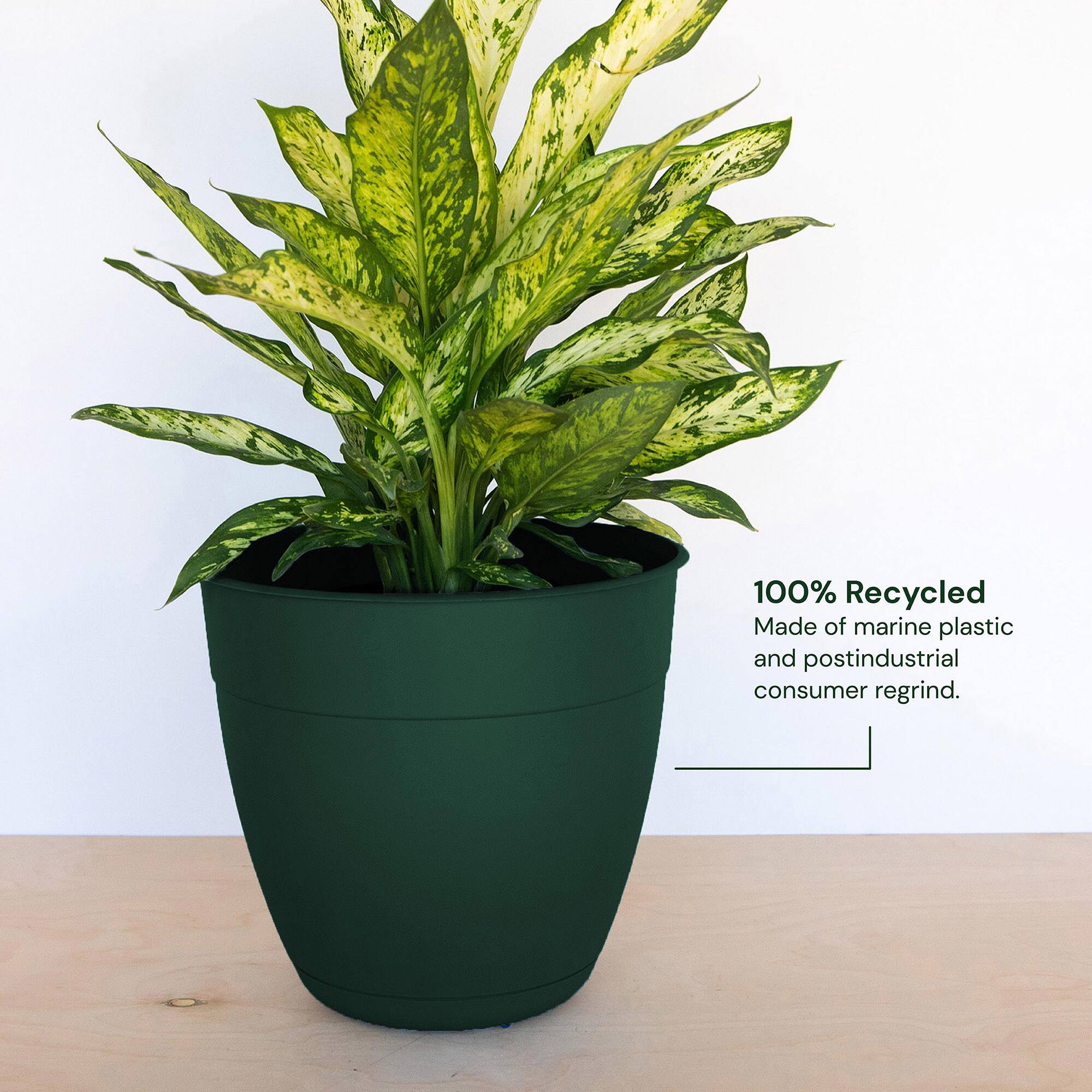 100% Recycled  
Made of marine plastic and postindustrial consumer regrind.