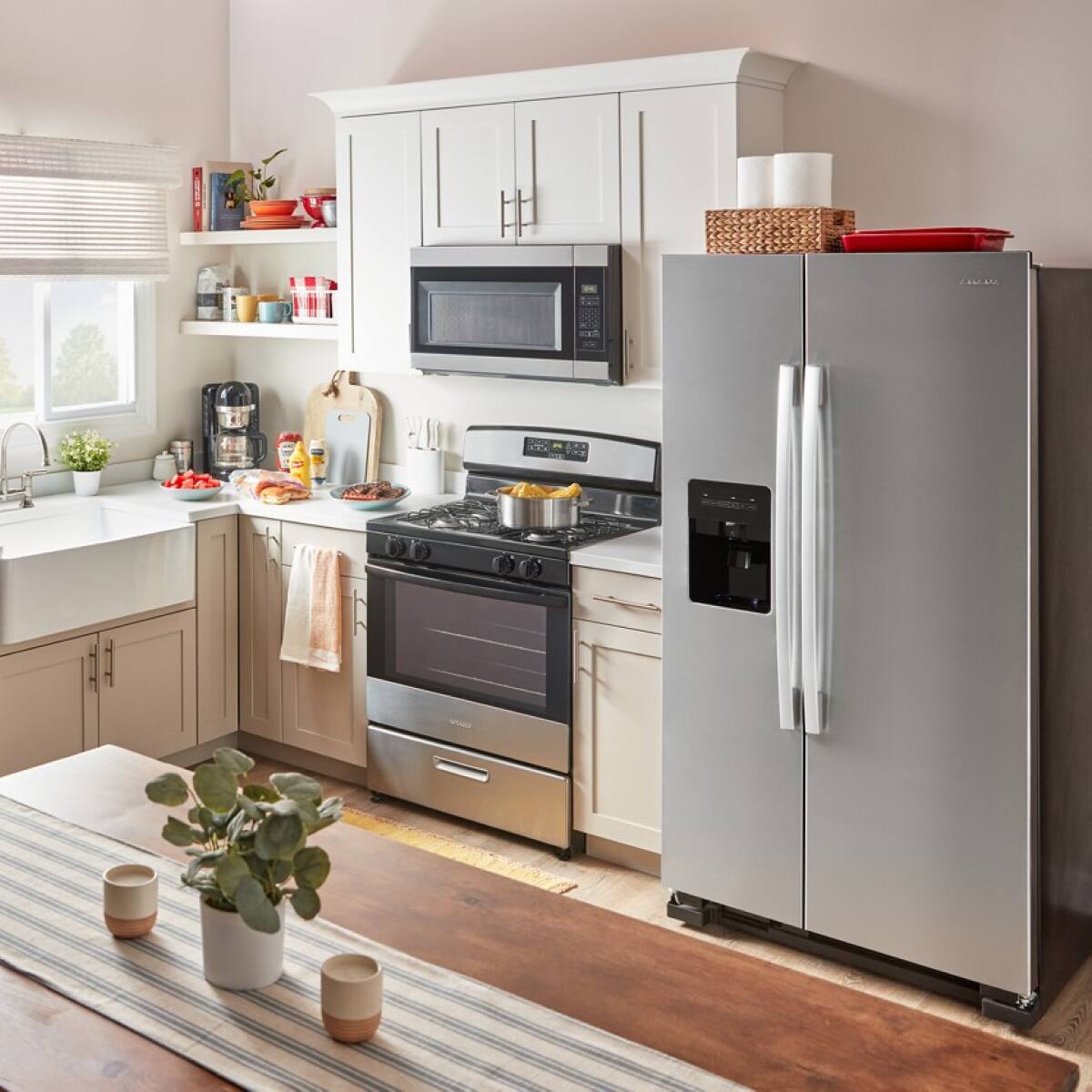 Alt View 7. Amana - Amana - 24.5 Cu. Ft. Side-by-Side Refrigerator with Water and Ice Dispenser - Stainless steel - Black-on-Stainless.