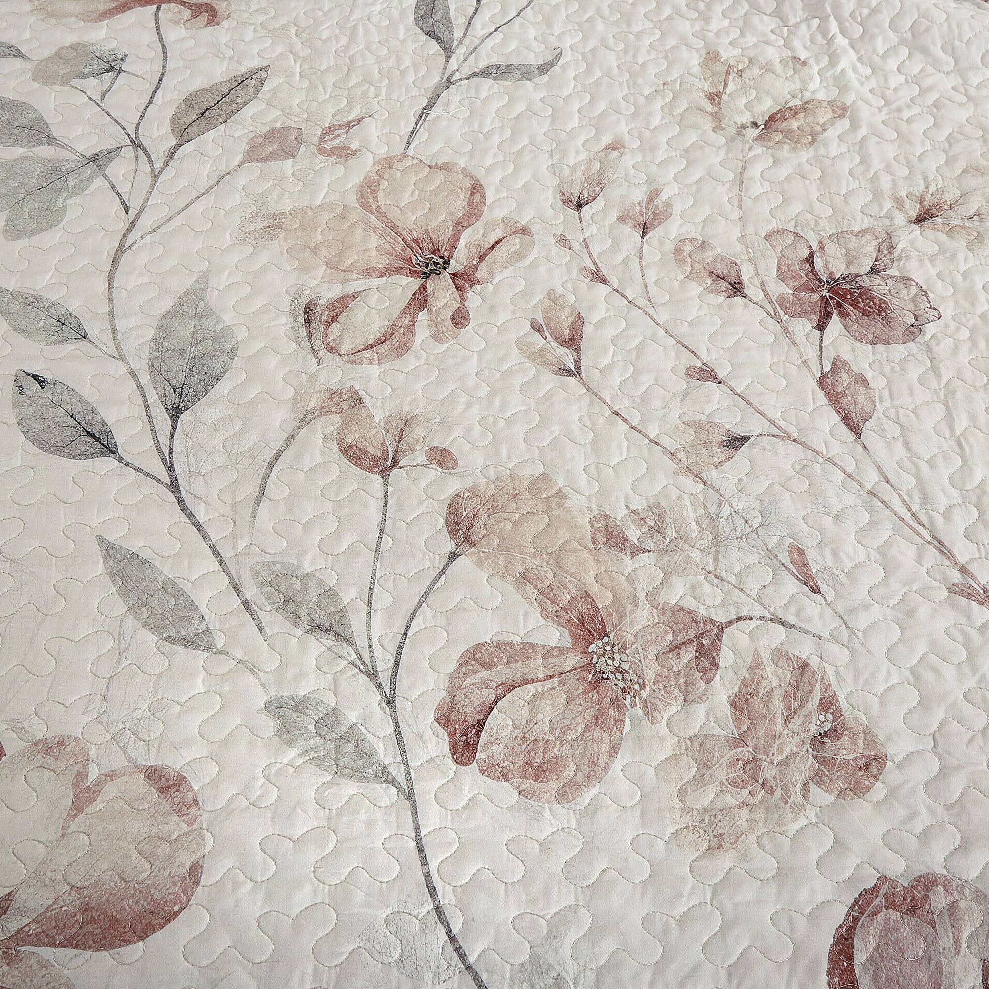 Angle. MarCielo - MarCielo 3 Piece Lightweight Quilt Bedspread Set Reversible Floral Botanical - Pink Floral.