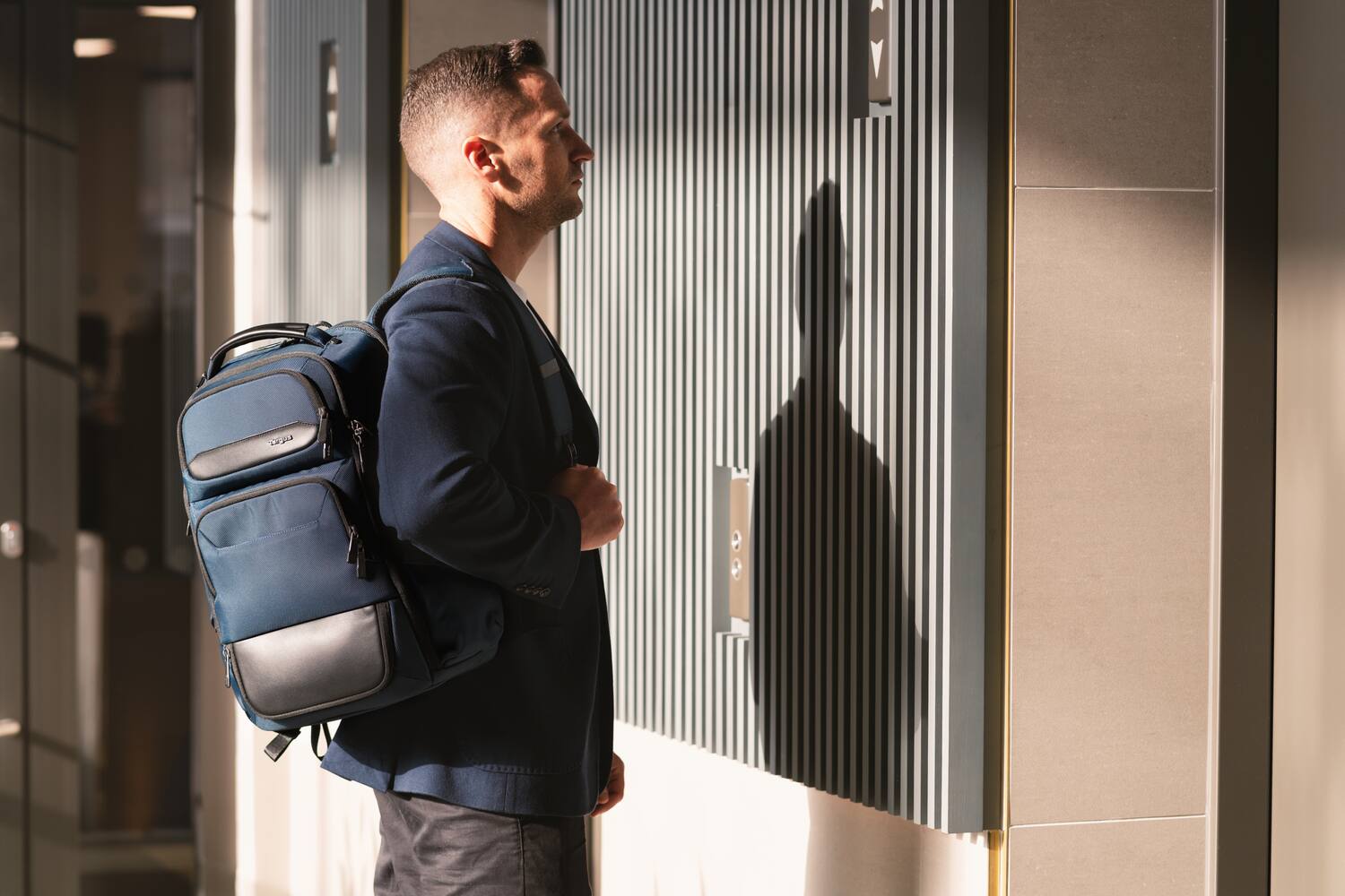 Alt View 10. Targus - 15-16” HeritageLuxe Backpack - Blue.