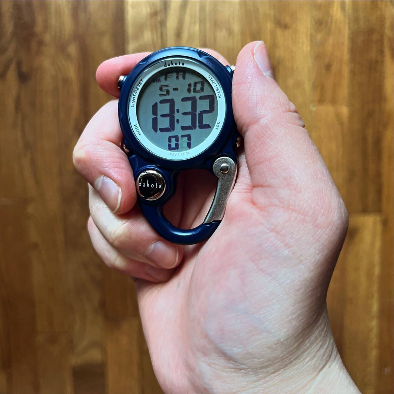 dakota

LIGHT/RESET

S-NO

START/STOP

MODE

13:32

SET

07

3T

dakota