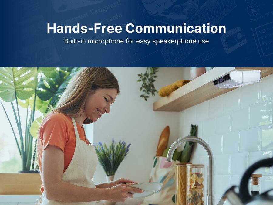 Hands-Free Communication  
Built-in microphone for easy speakerphone use