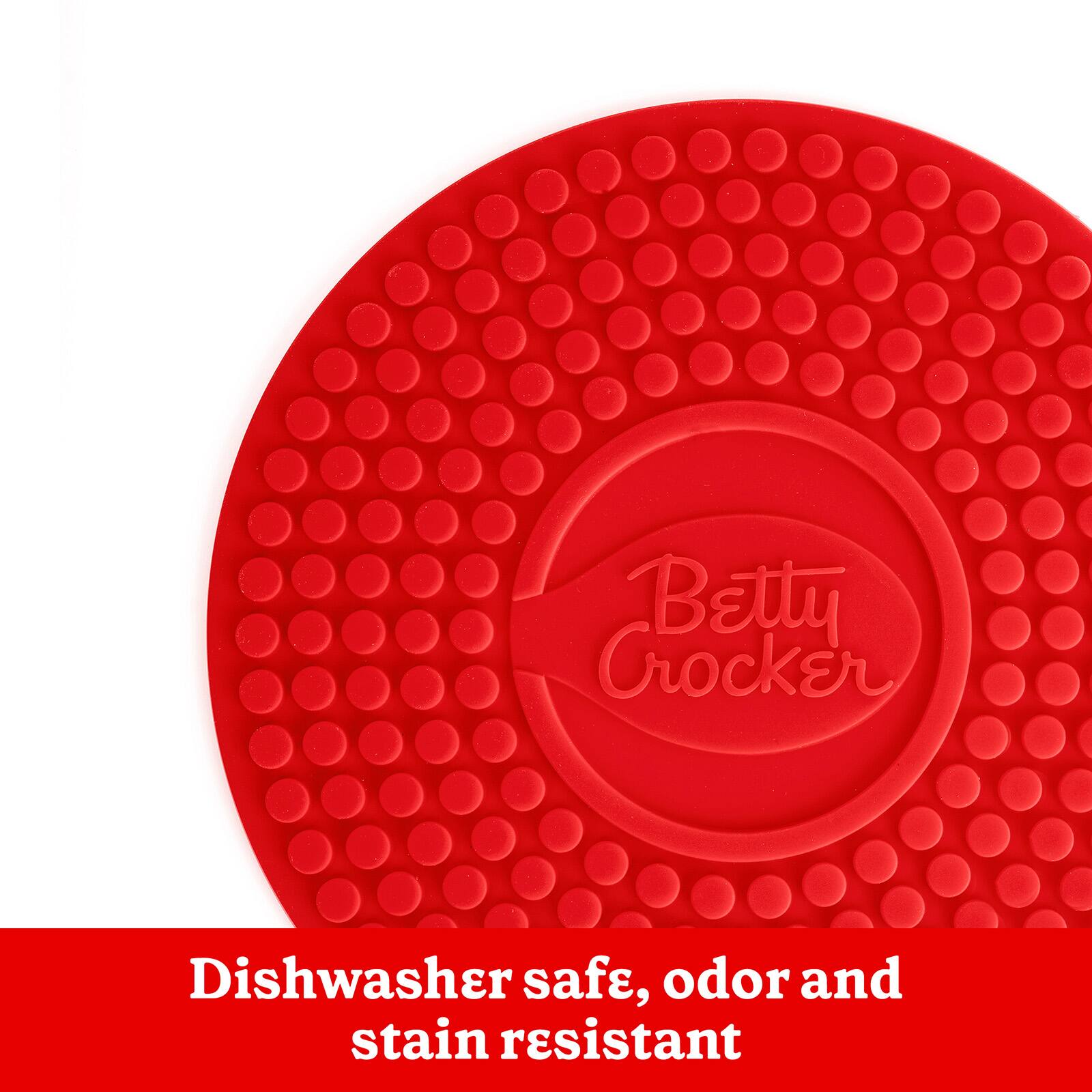 Betty Crocker

Dishwasher safe, odor and stain resistant