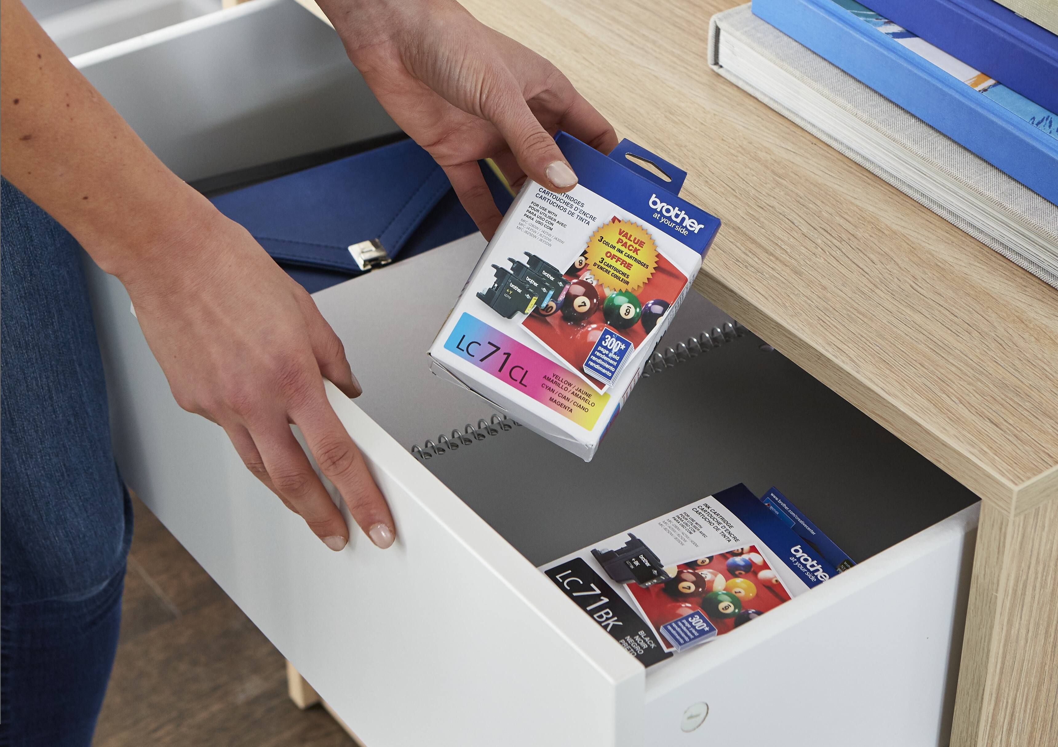 1 PN - CARTUCHOS - TRIDGES 1 C E --. ENCRE brother at - - -TTON .... TINTA yourside your CON side - ARTUCHO IN i I I K M H 300* - LC71CL CYAN YELLOW - PIAN AMARELO MAIENTA CIANO i stte LC71BK BK OUDON BLACK Seo - ARTUCHO IN i I I K M H 300* brothe