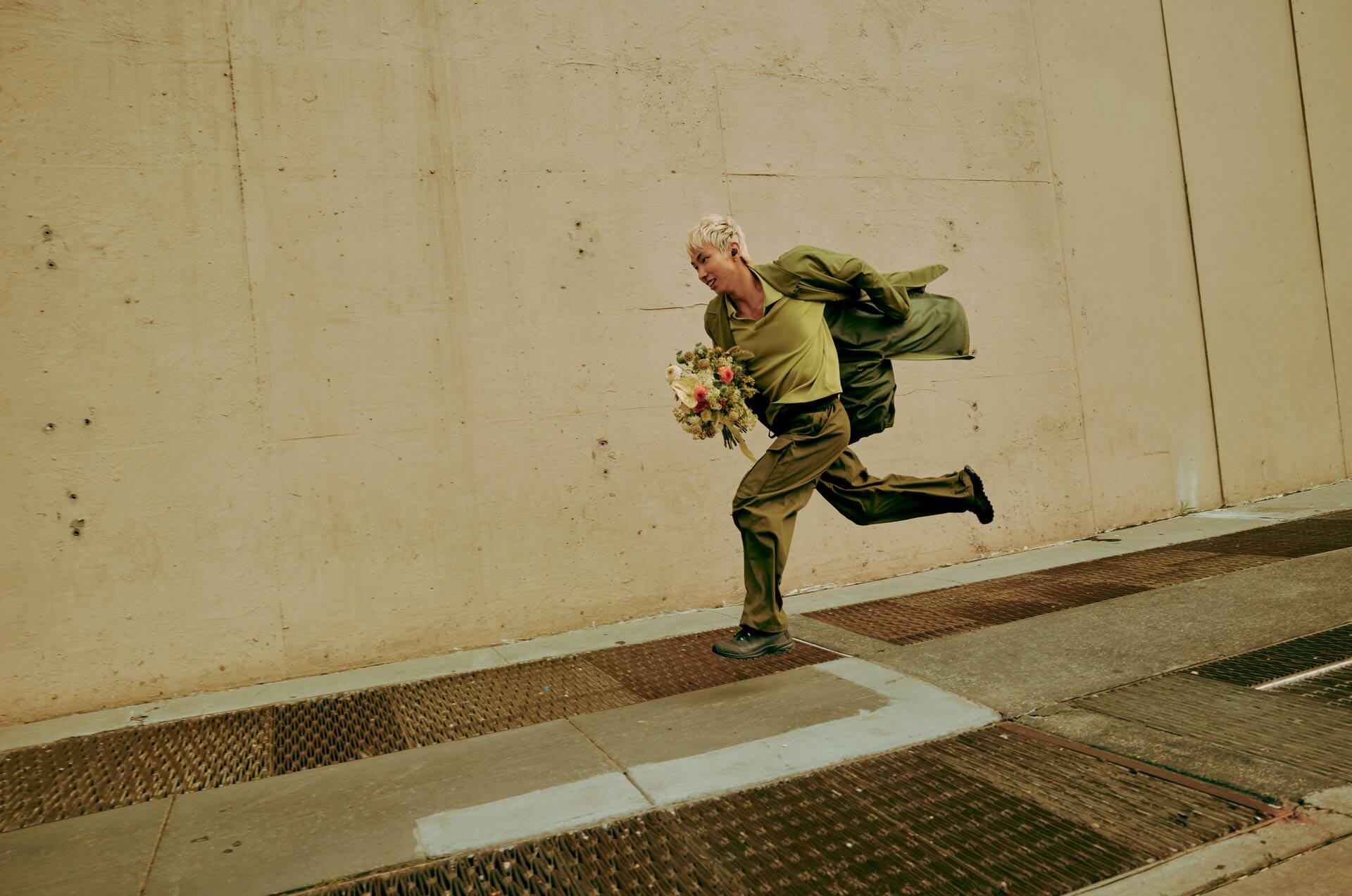 Alt View 13. Bose - QuietComfort True Wireless Noise Cancelling In-Ear Earbuds - Black.