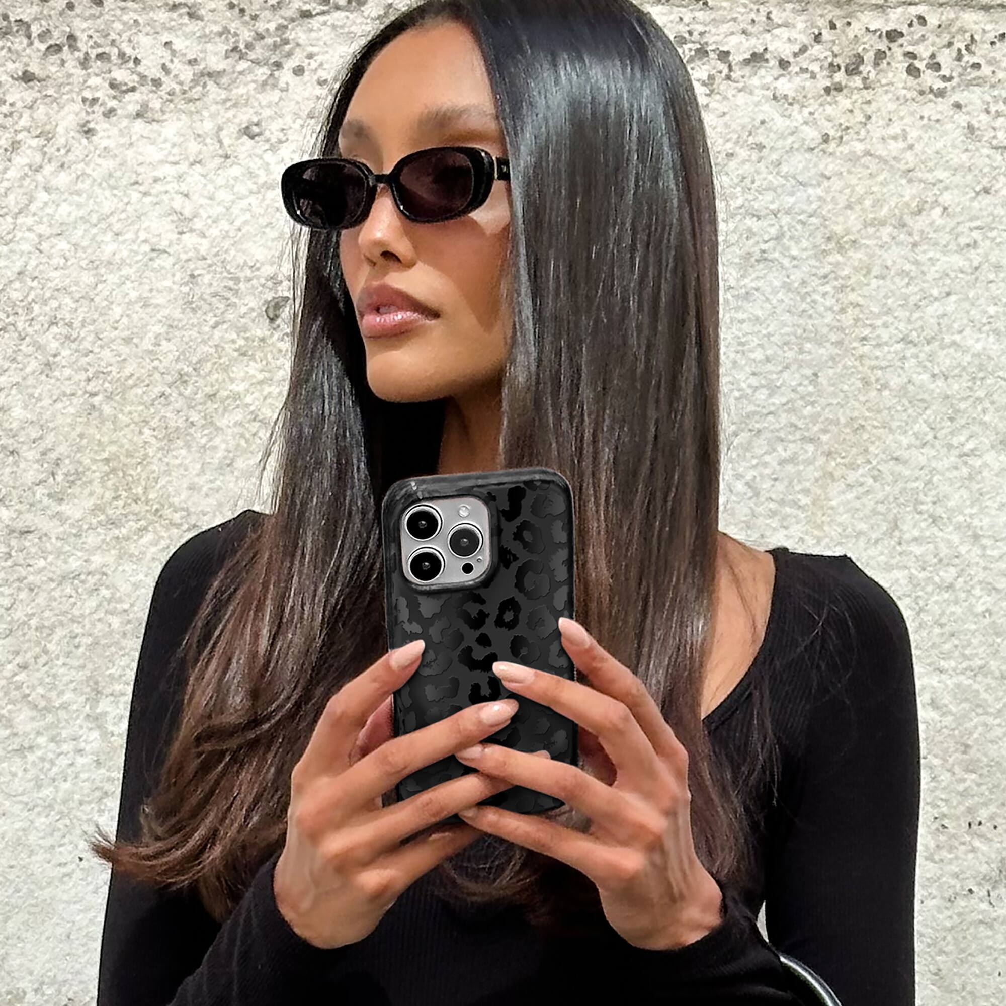 Alt View 15. VELVET CAVIAR - Magsafe Case for Apple iPhone 16 Pro Max - Black Leopard.