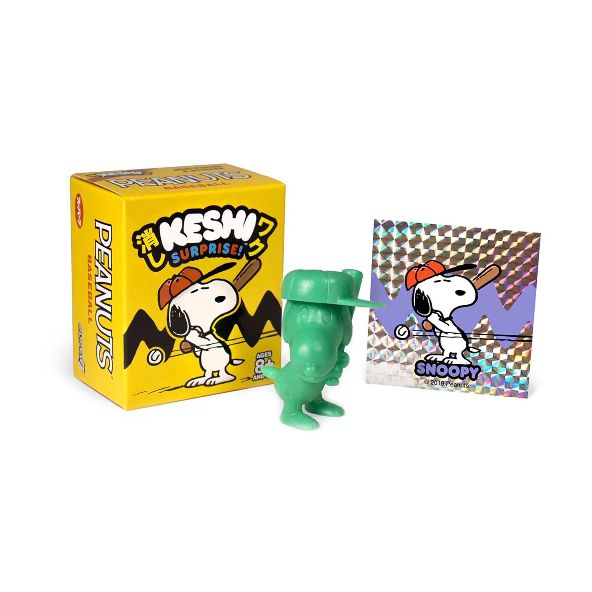 PEANUTS KESHU SURPRISE!  
BASEBALL PEANUTS  
AGES 8+  
SNOOPY  
© 2019 Peanuts