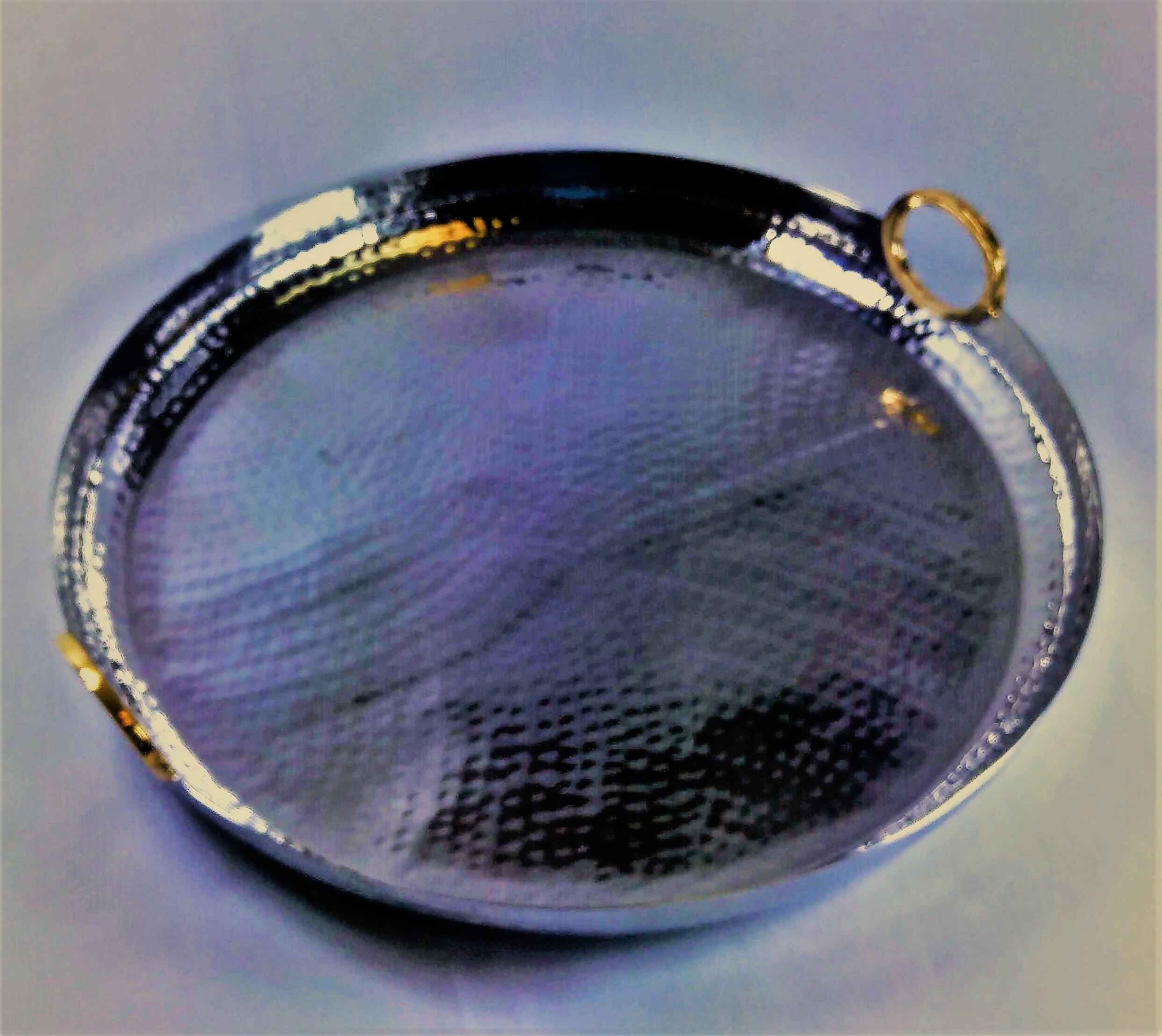 Left. Jiallo - Hamilton round tray - Stainless Steel - Silver.