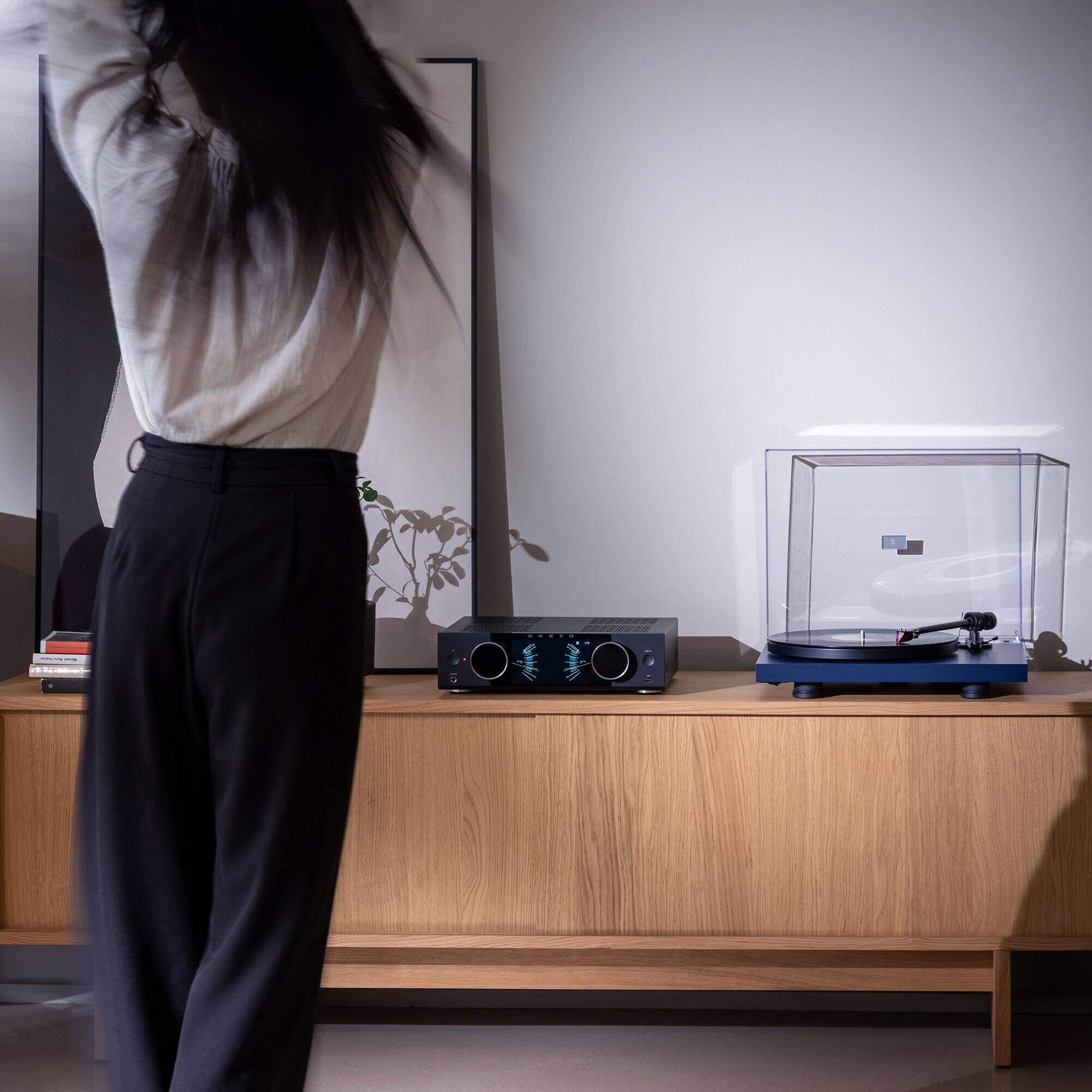 Alt View 4. Onkyo - Muse Y-40 High Power Amplifier - Black.