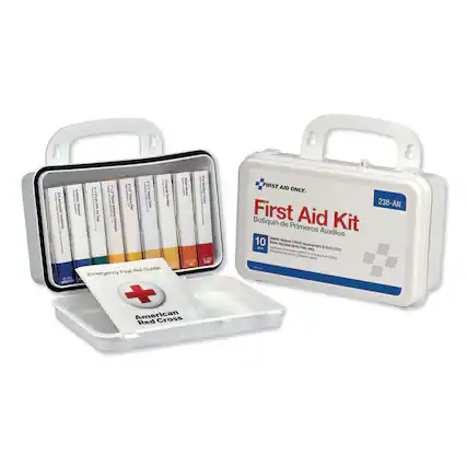 FIRST AID ONLY.
238-AN
First Aid Kit
Botiquín de Primeros Auxilios
10 Años
Emergency First Aid Guide
American Red Cross
12-01