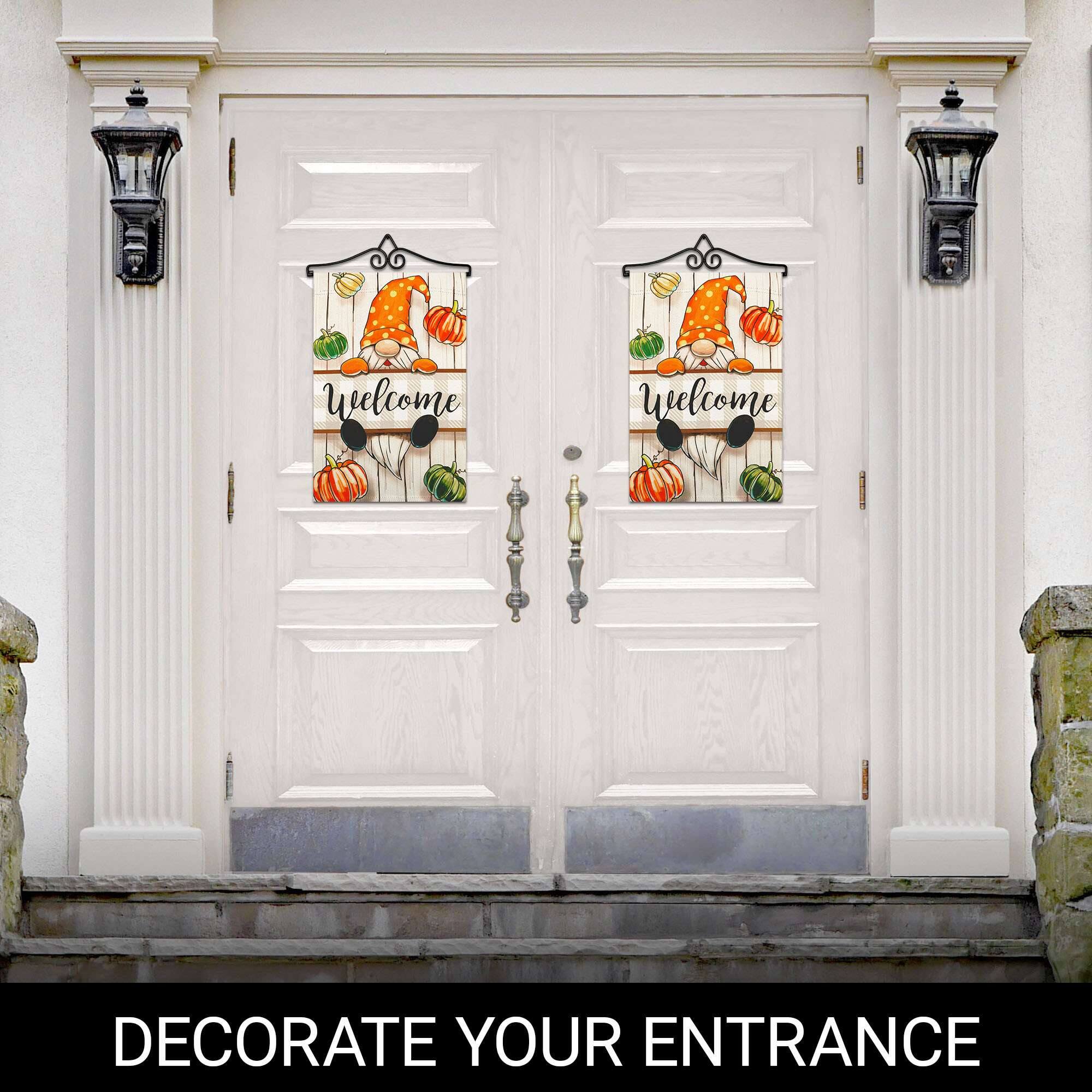 Welcome  
Welcome  
DECORATE YOUR ENTRANCE