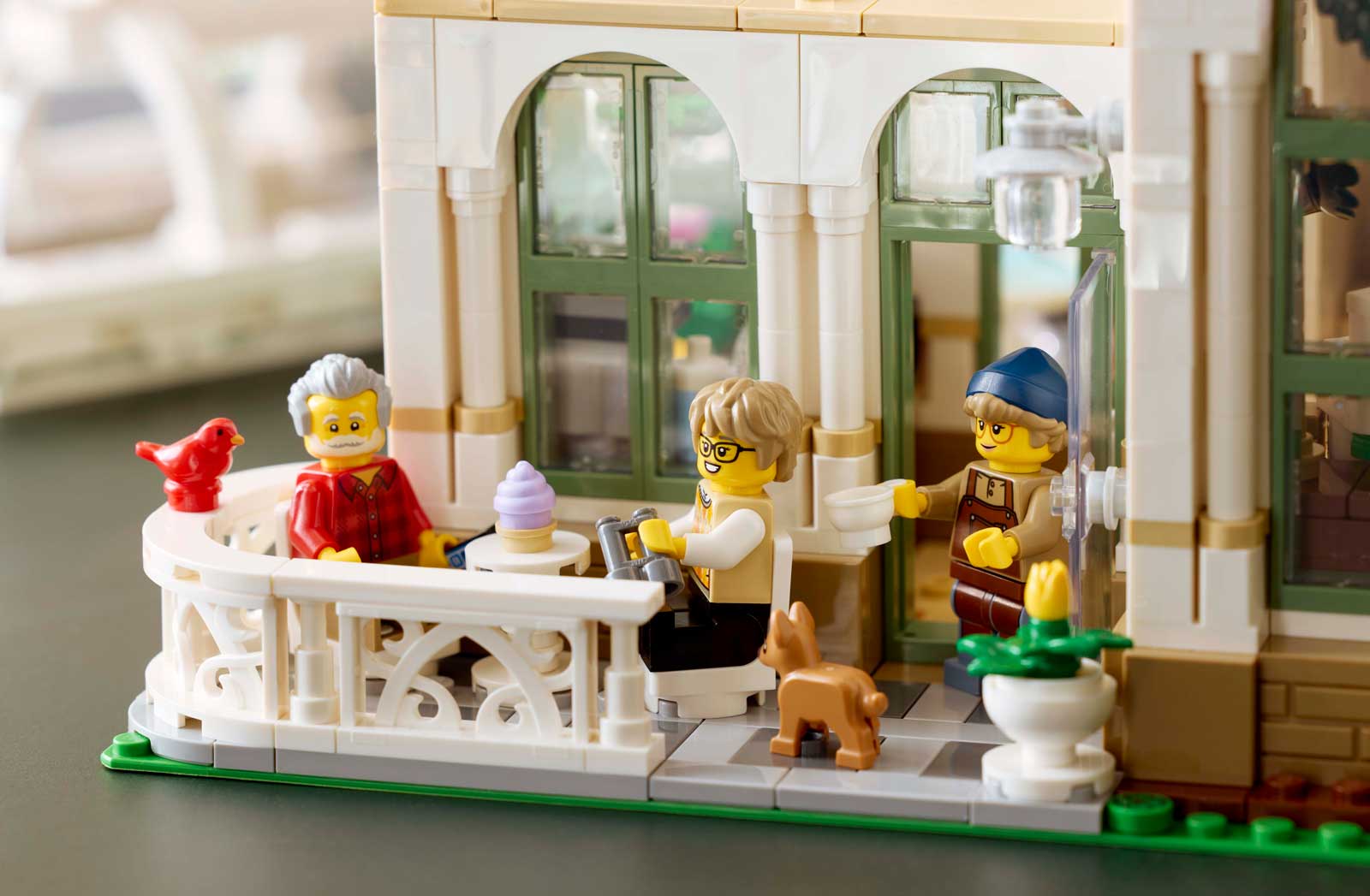 Alt View 2. LEGO - LEGO: Ideas Botanical Garden - 3792 Piece Building Kit [LEGO, #21353].