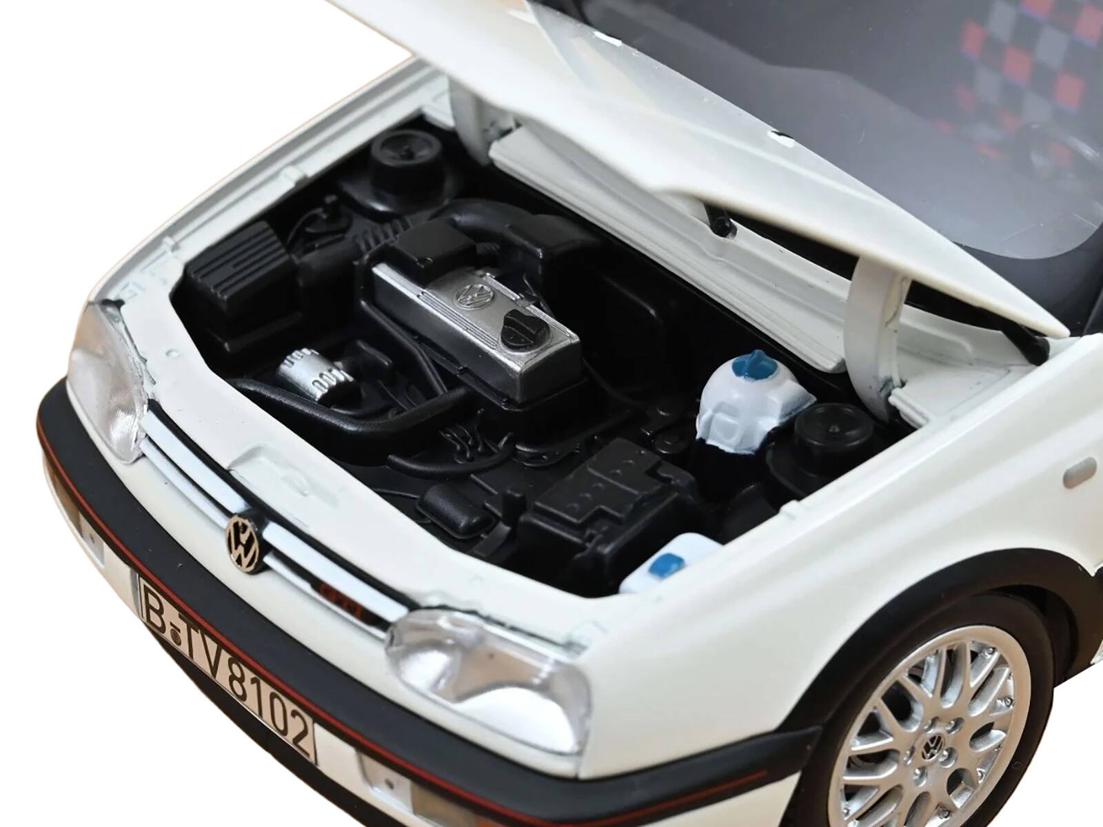 UICA 07 W Bay 8102  
B TV 8102