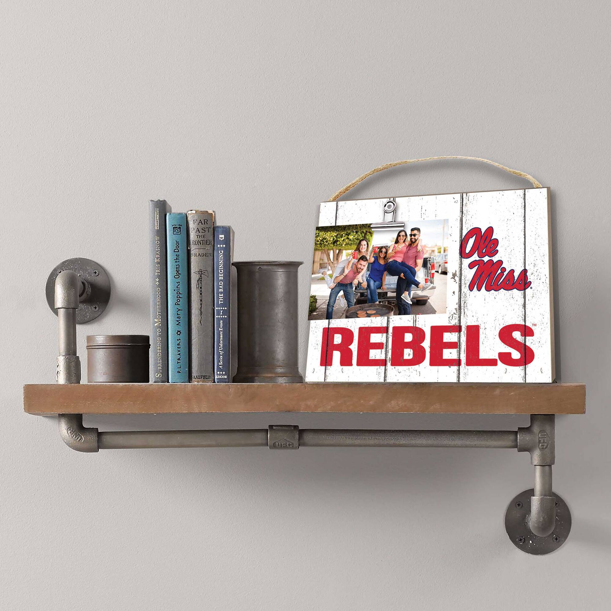 ONEIAN E * HEHOOD P U SURRENDERDIC Door the Opens th Poppina Mary O PLTRAVIAS AR AST THE D FONTIER RADET RECINNING BAD THE F iTdeTo I E - Ole Miss REBELS