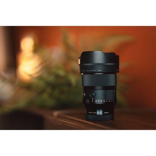 Alt View 1. Sigma - Sigma 35mm f/1.4 DG II Art Lens for L-Mount | 304969 | 35mm Lens for L Mount - Black.