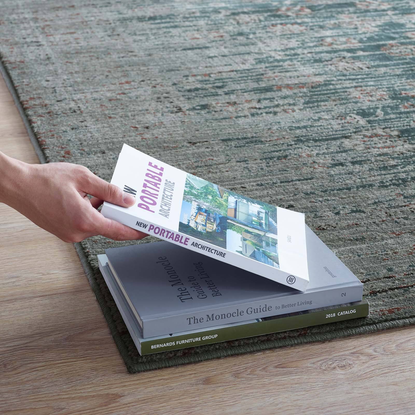 M PORTABLE ARCHITECTURE  
NEW PORTABLE ARCHITECTURE  
Monocle to Living  
The Guide to Better Living  
The Monocle Guide to Better Living  
2018 CATALOG  
BERNARDS FURNITURE GROUP