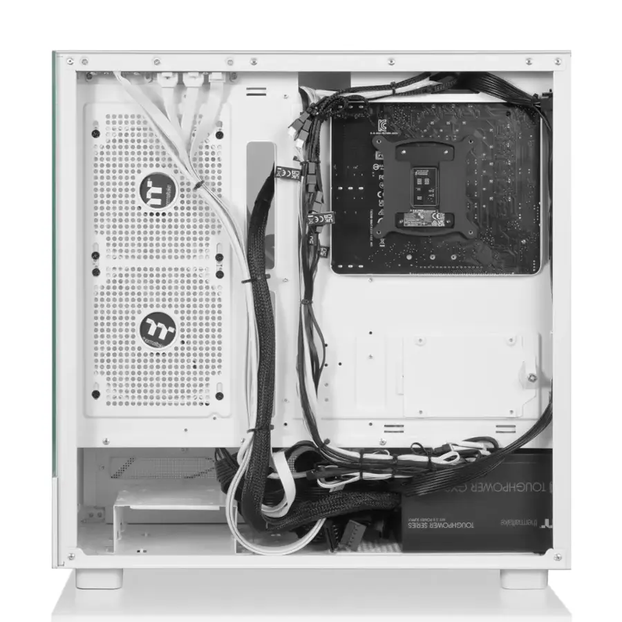 The text on the image reads: "TOUGHPOWER SERIES TOUGHPOWER thermaltake."