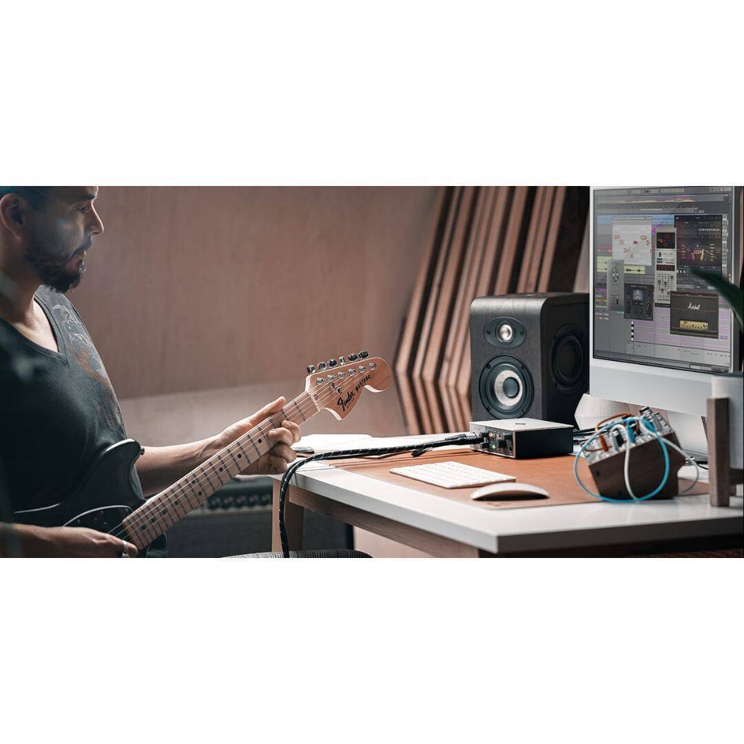 Back. Universal Audio - Universal Audio VOLT-2 USB Audio Interface.