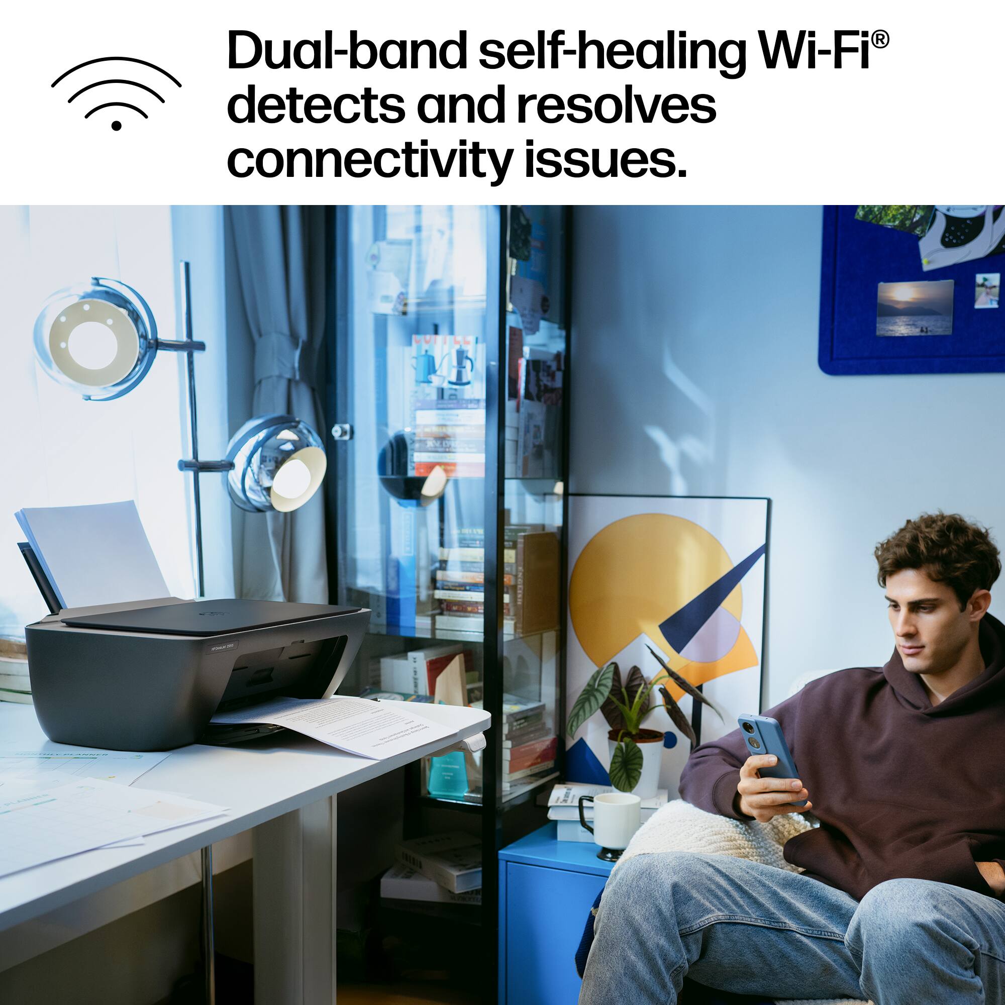 Dual-band self-healing Wi-Fi® detects and resolves connectivity issues.