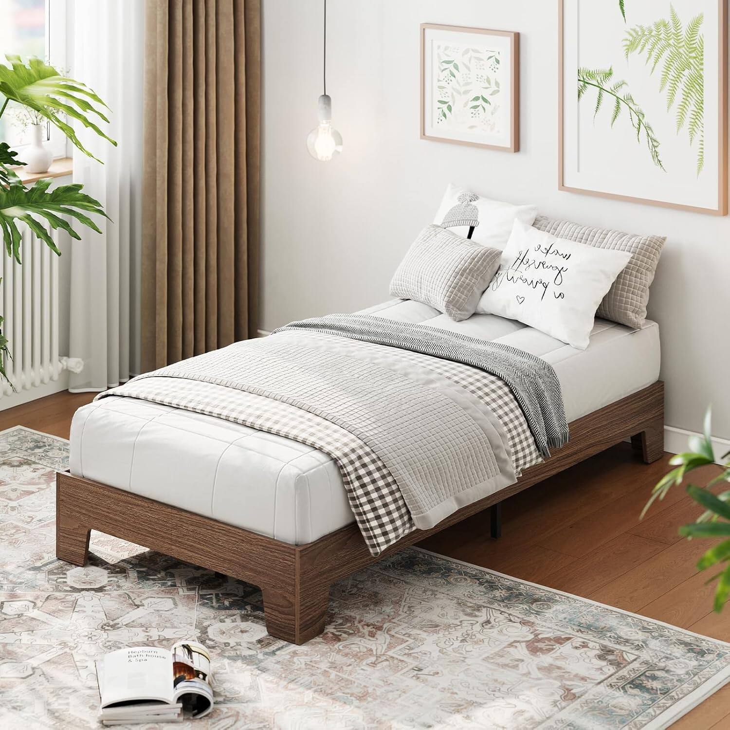 Sure, here is the corrected text from the image:

"Make yourself at home."